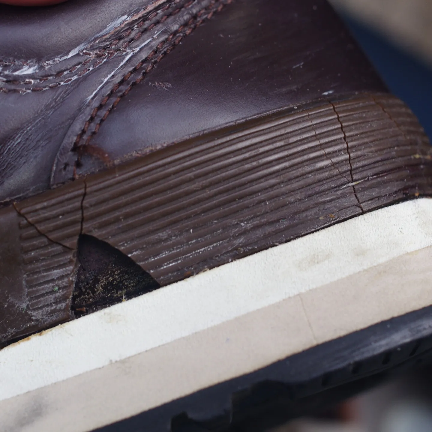 岩手県のO様からお預かりしたニューバランス575👟、今回はヒ...