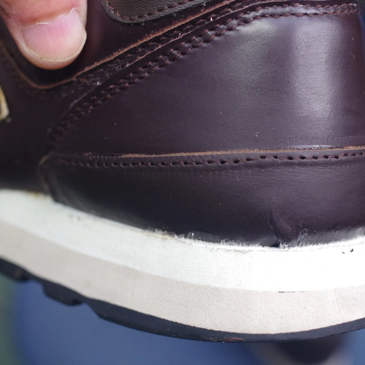 岩手県のO様からお預かりしたニューバランス575👟、今回はヒ...