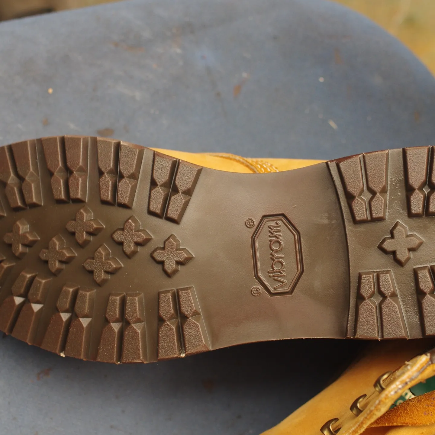 当店にまた素敵な修理例が登場です👞✨。