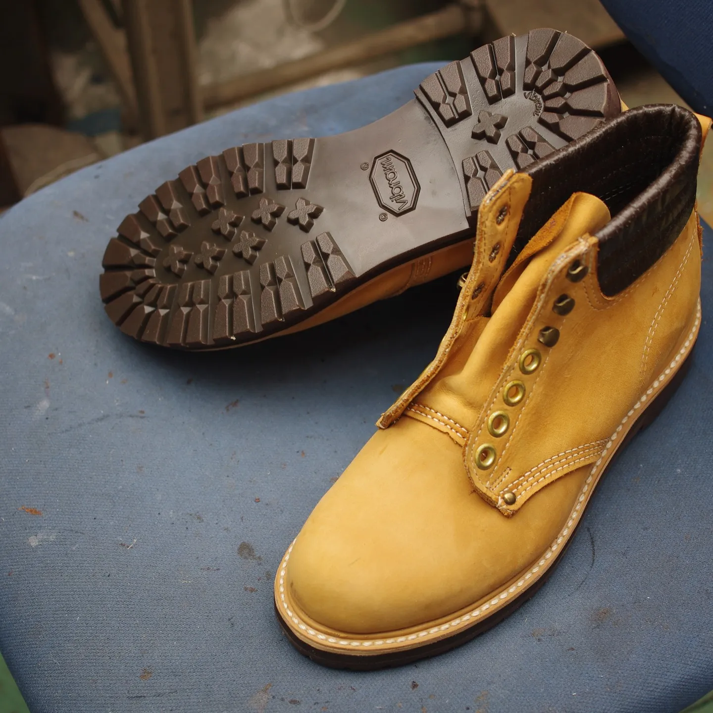 当店にまた素敵な修理例が登場です👞✨。