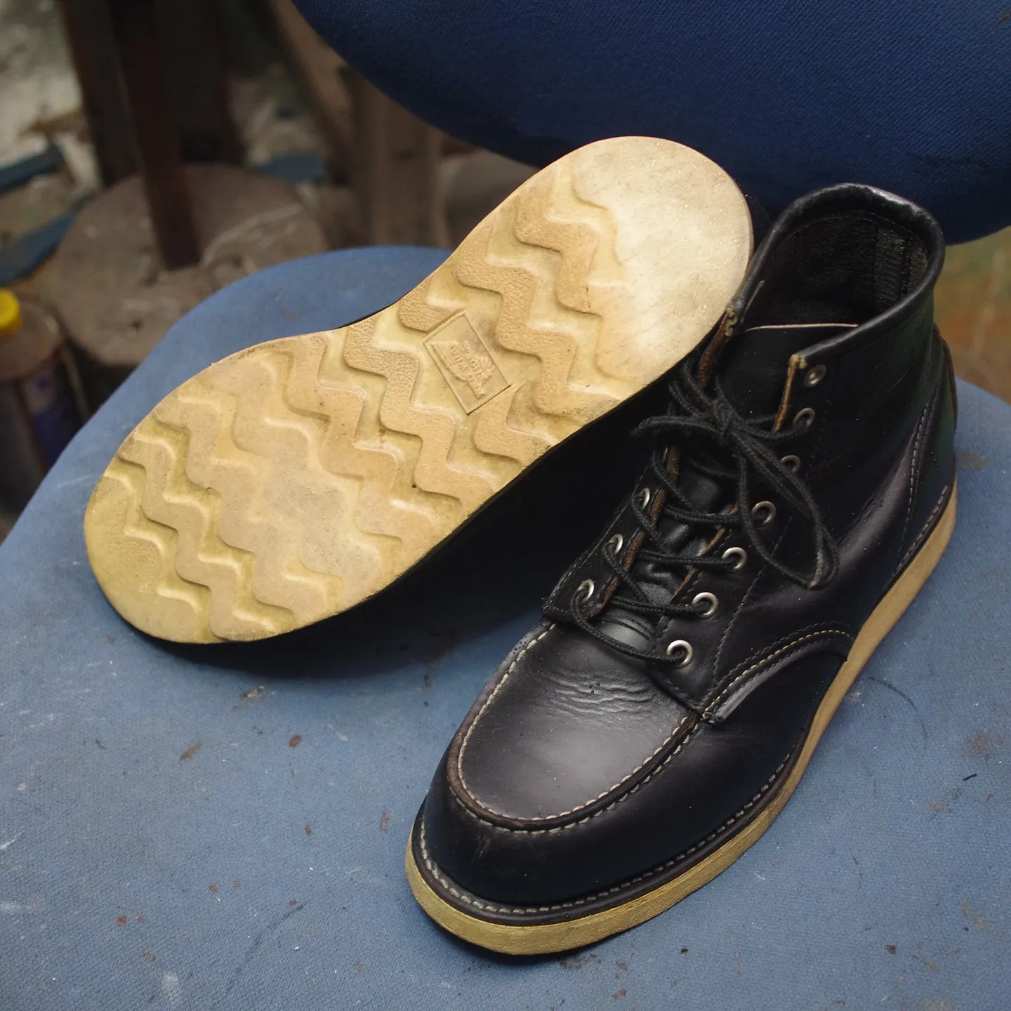 こんにちは👋 本日は倉敷市のW様からご依頼のREDWINGア...