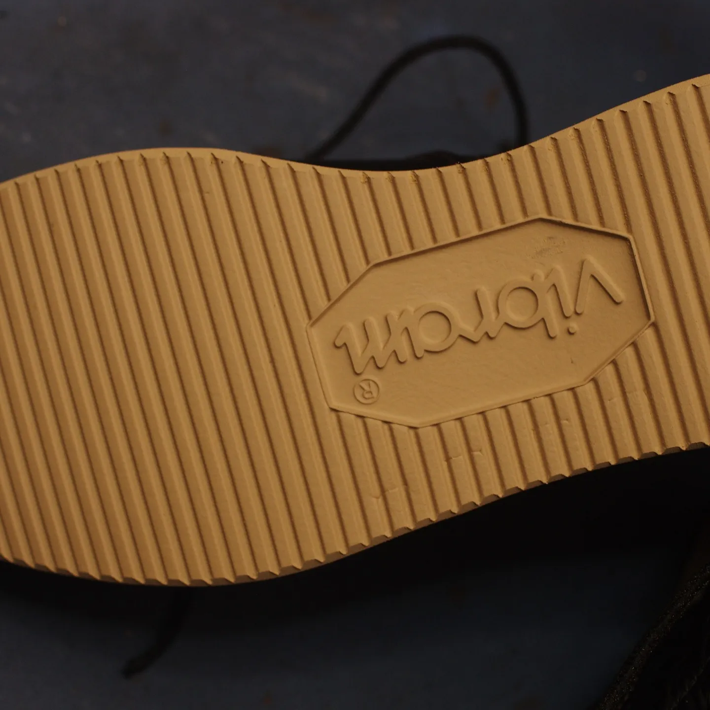 こんにちは👋 本日は倉敷市のW様からご依頼のREDWINGア...