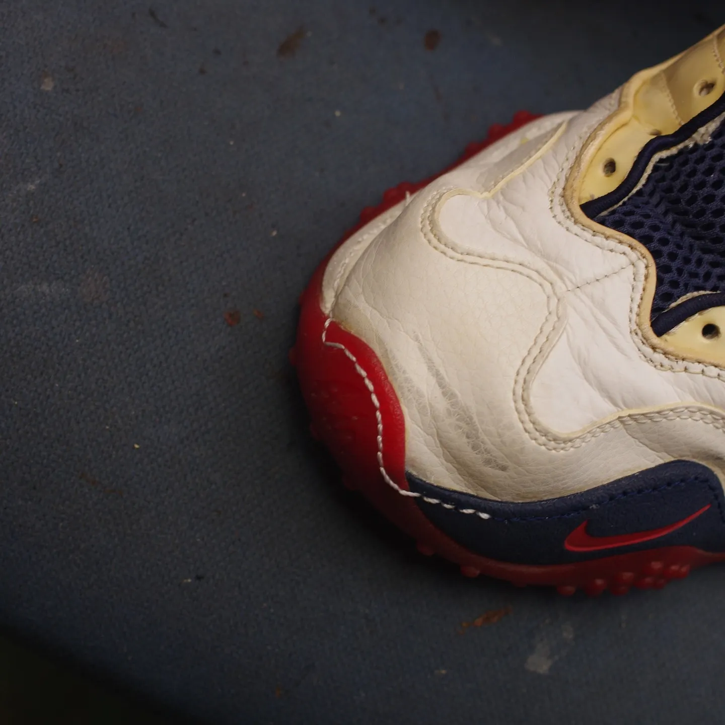 山梨県のK様からご依頼いただいた、大切なNIKEエアズームフ...