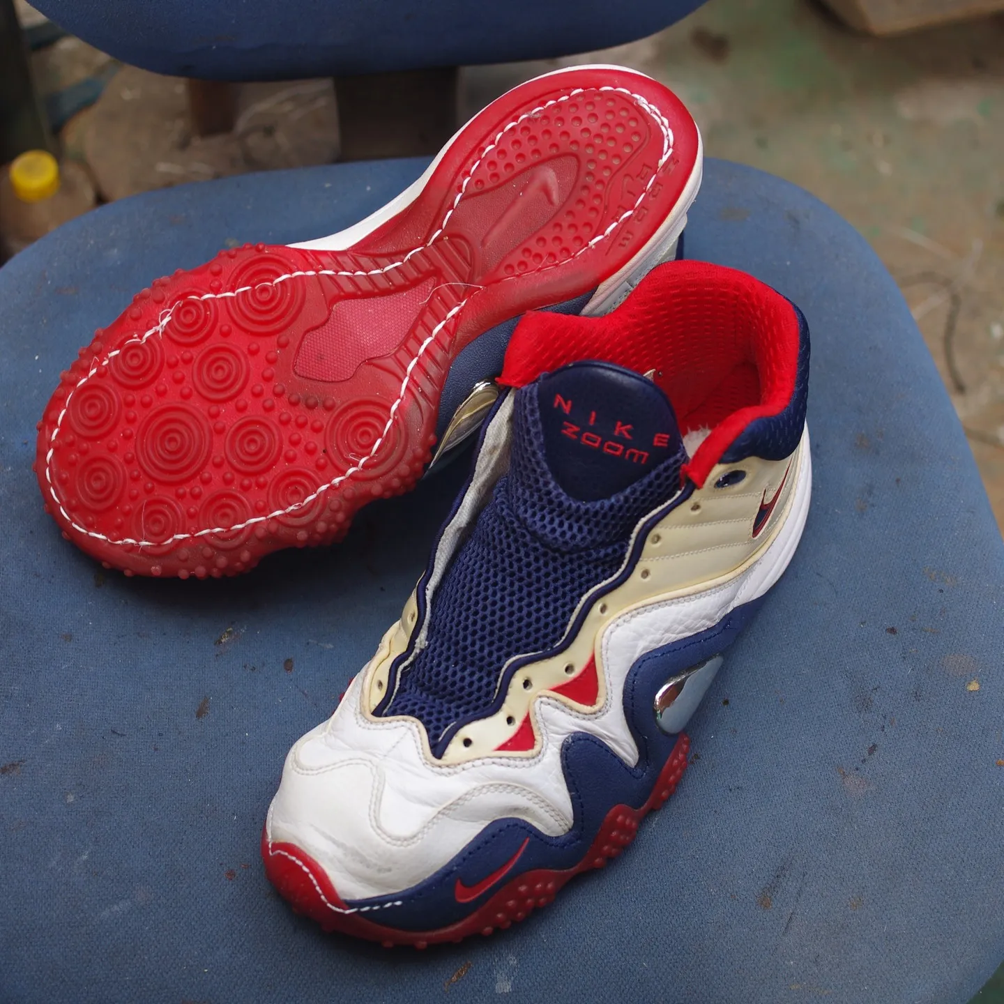 山梨県のK様からご依頼いただいた、大切なNIKEエアズームフ...