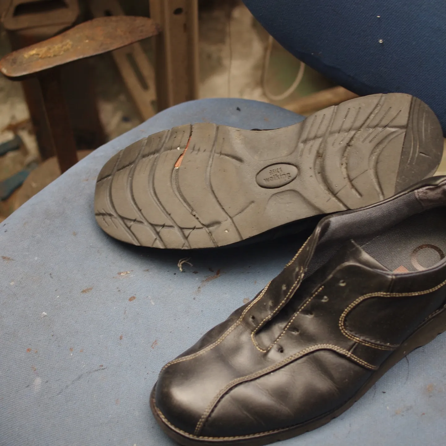 倉敷市のT様のASICSカジュアルシューズ、見事に変身しまし...