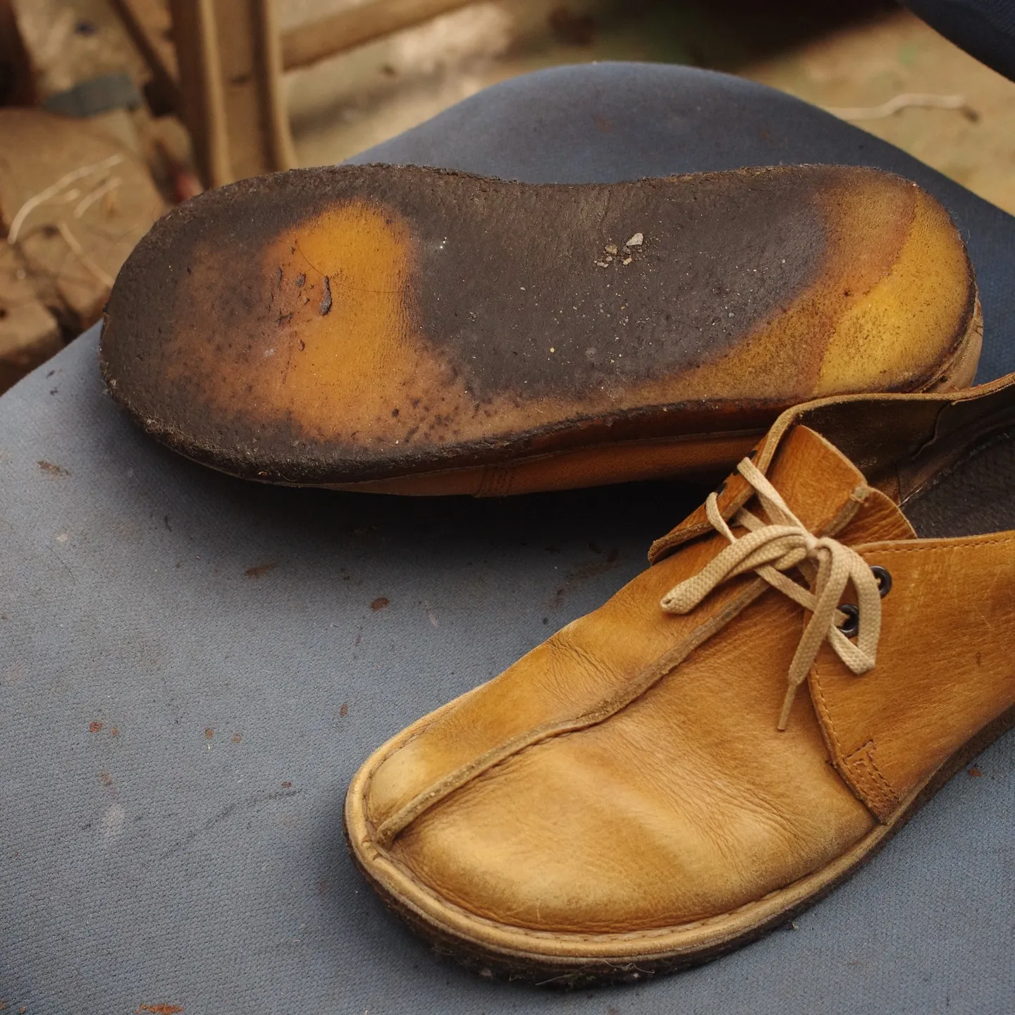 ✨岩手県のM様からご依頼のClarksデザートトレックの修理...