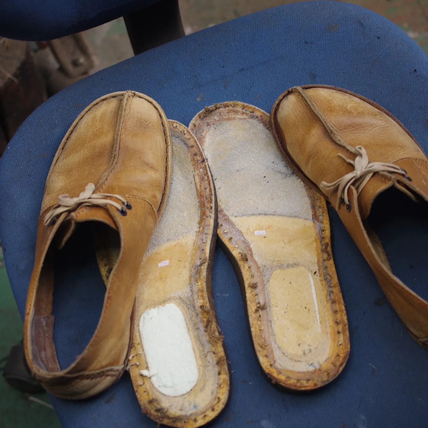 ✨岩手県のM様からご依頼のClarksデザートトレックの修理...