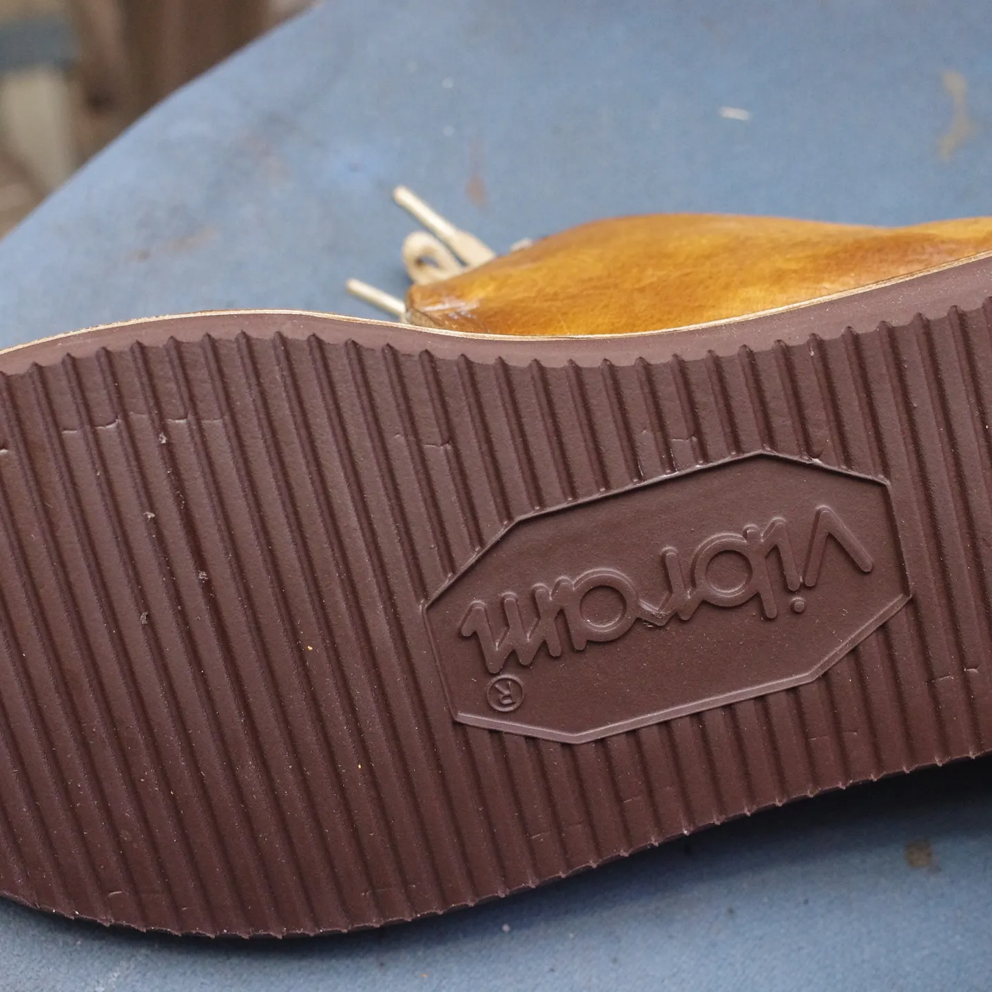 ✨岩手県のM様からご依頼のClarksデザートトレックの修理...