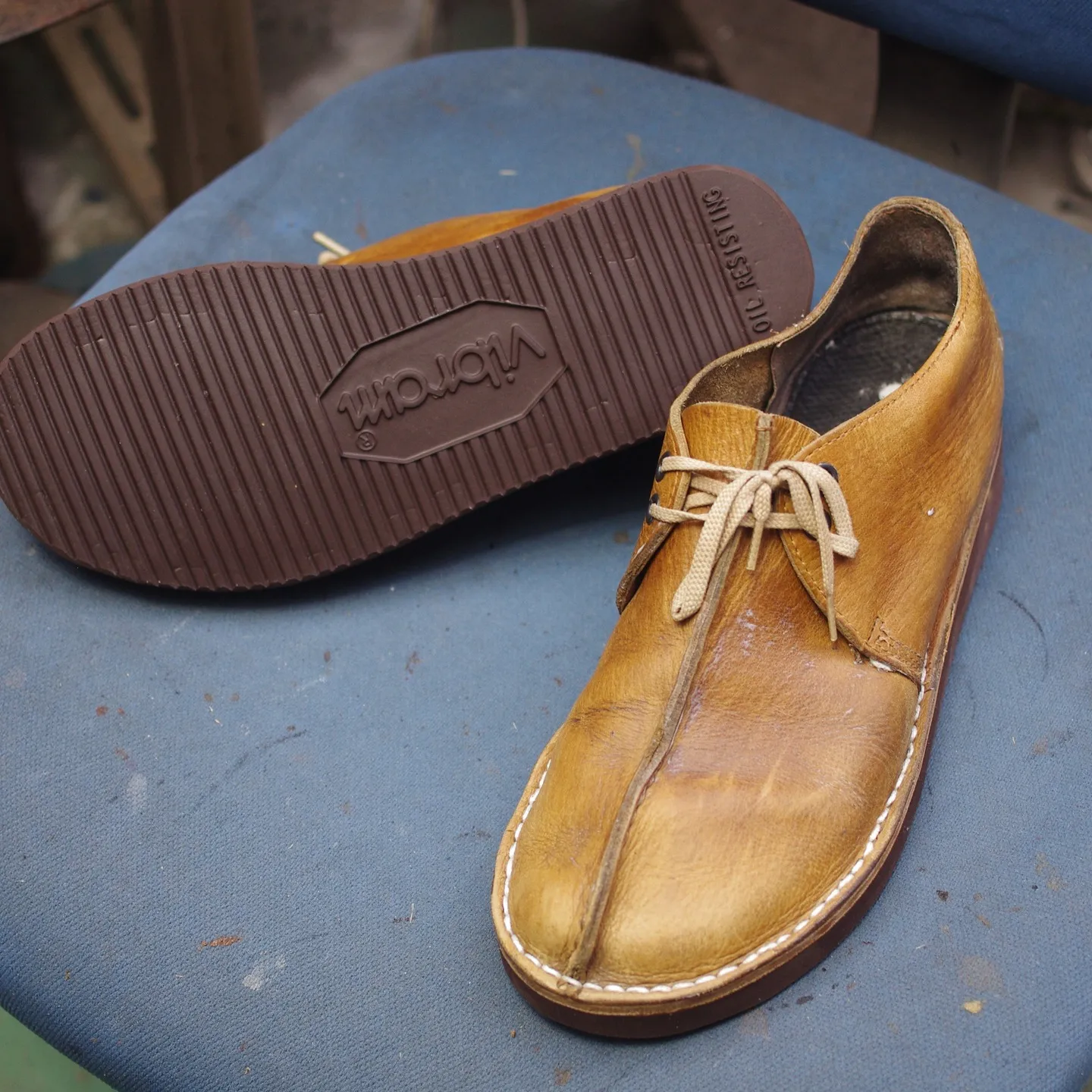 ✨岩手県のM様からご依頼のClarksデザートトレックの修理...