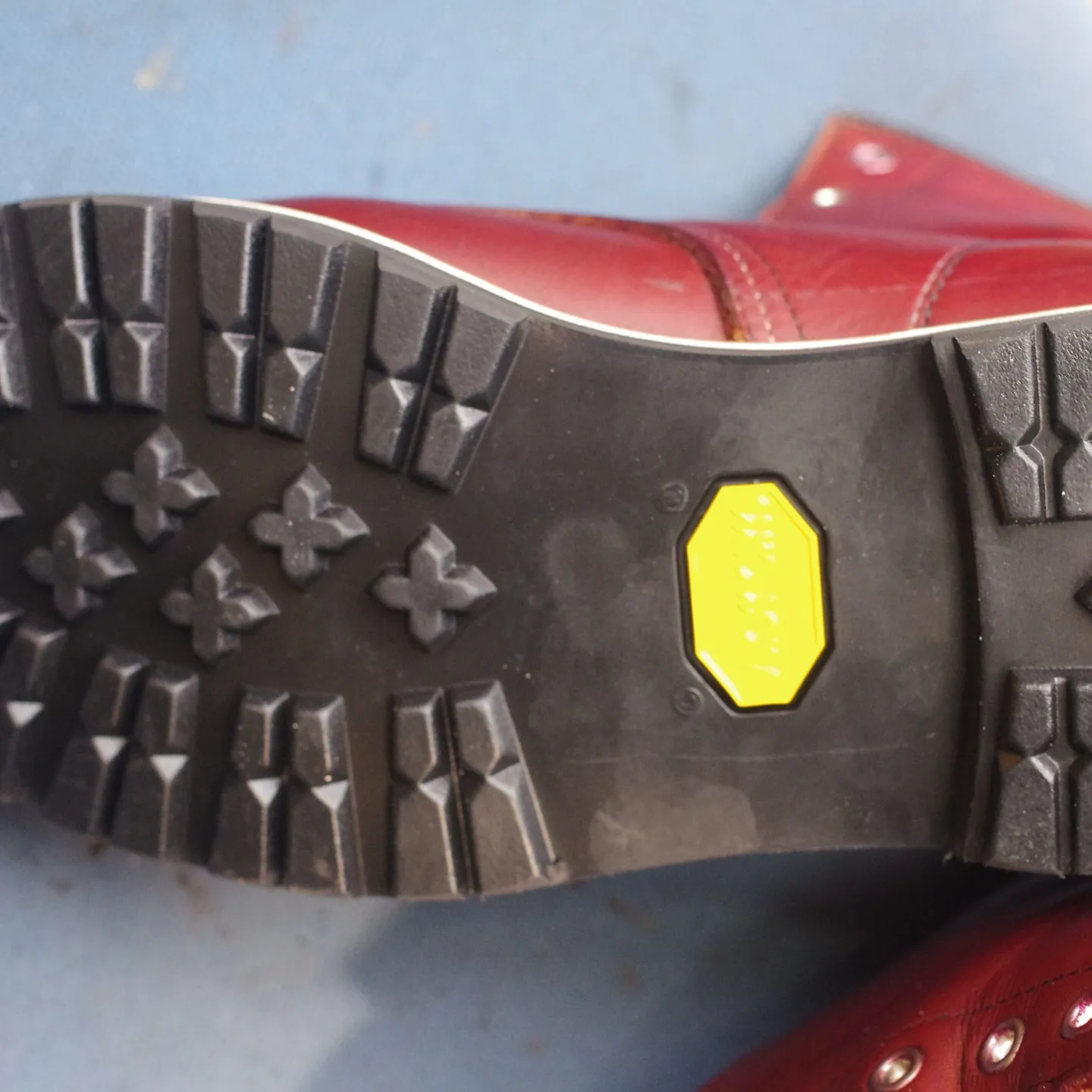 セダークレストのエンジニアブーツをお持ちのお客様、この度はオ...