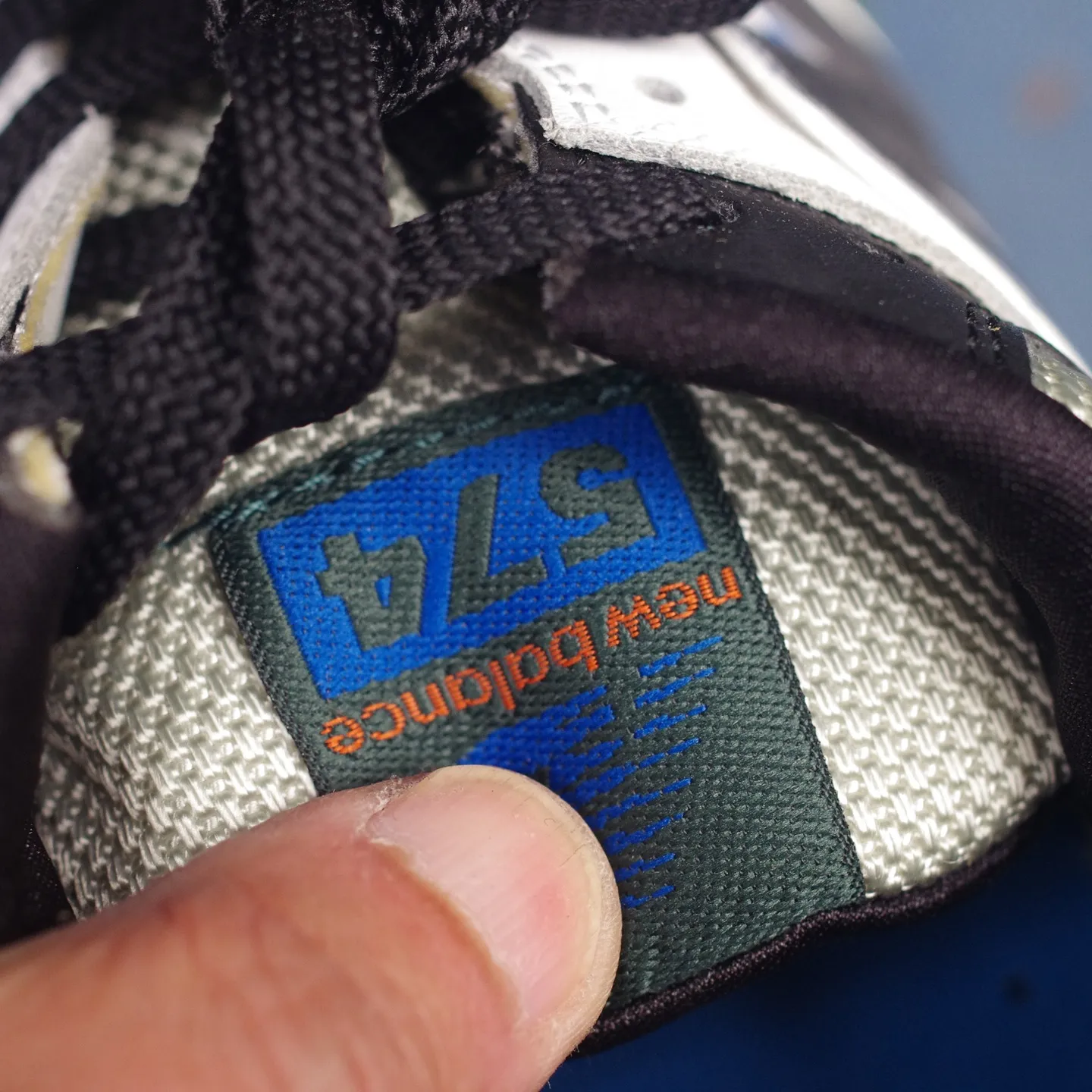 👞大切な靴が加水分解でボロボロに…そんな時はお任せください！...