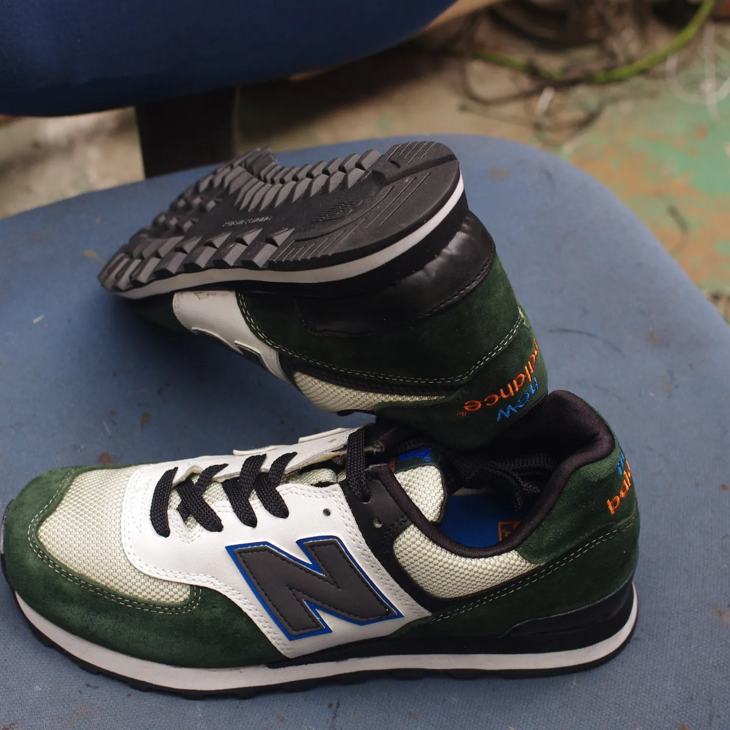 👞大切な靴が加水分解でボロボロに…そんな時はお任せください！...