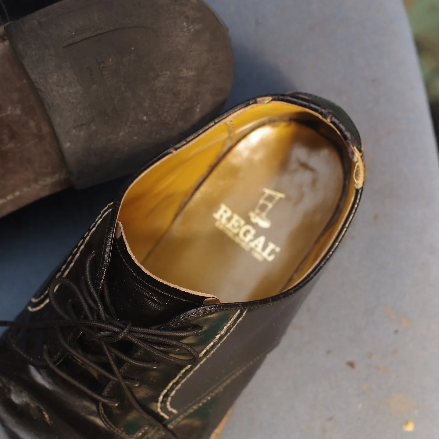 倉敷市にお住まいのI様よりお預かりしたREGALの紳士革靴、...