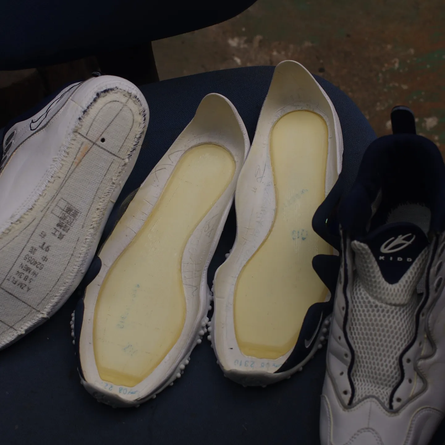 新潟県のW様のNIKEエアズームアップテンポの修理が完了しま...