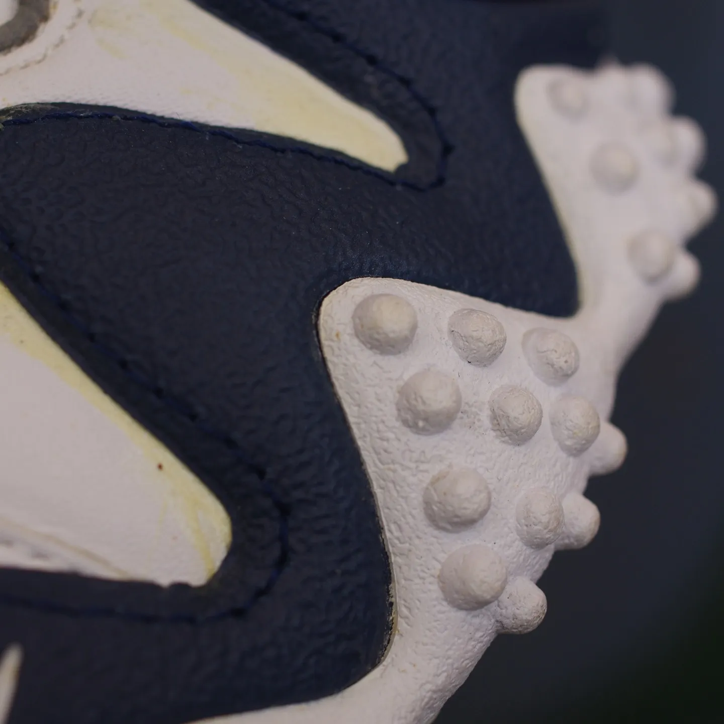 新潟県のW様のNIKEエアズームアップテンポの修理が完了しま...