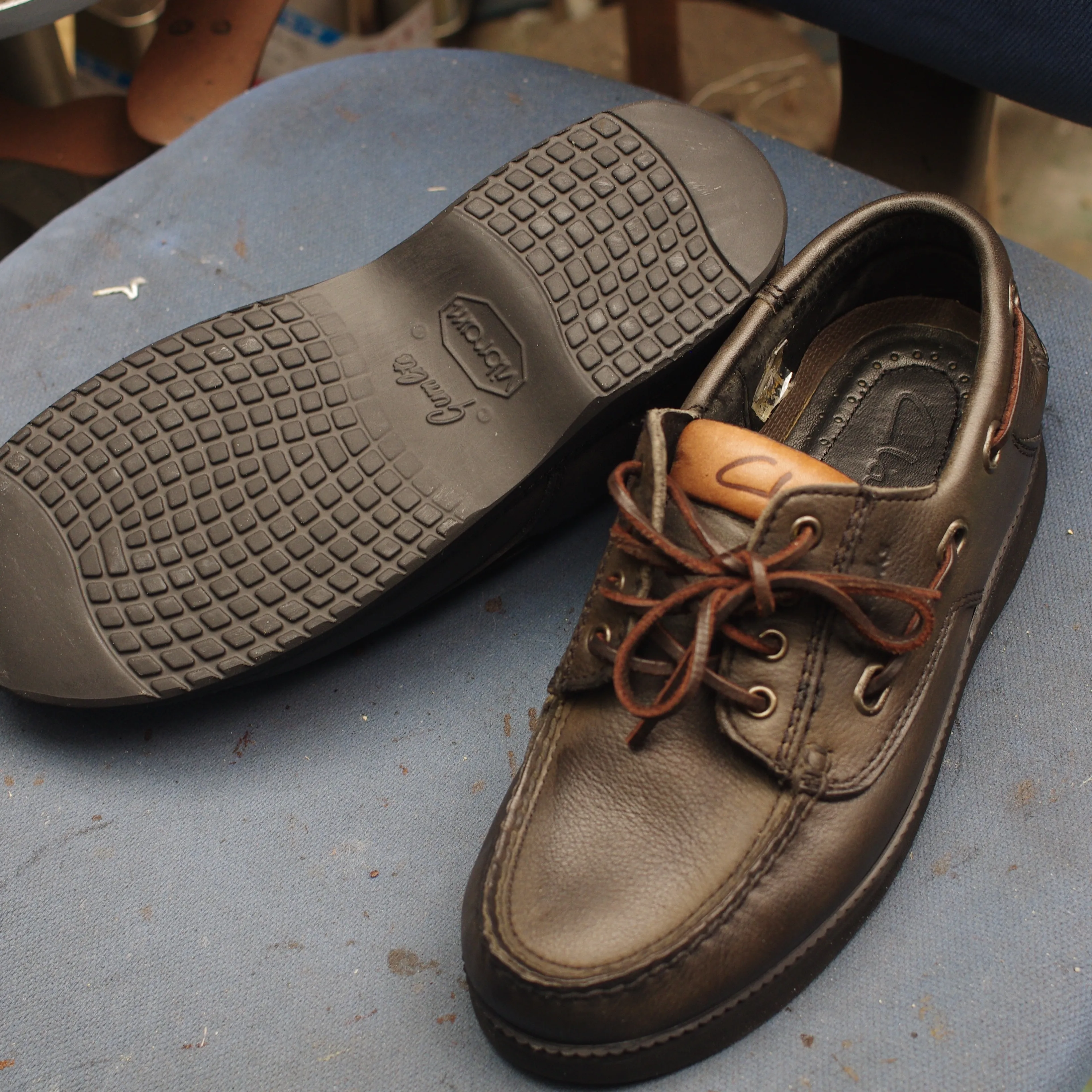 総社市にお住まいのN様のClarksデッキシューズを、一生モ...