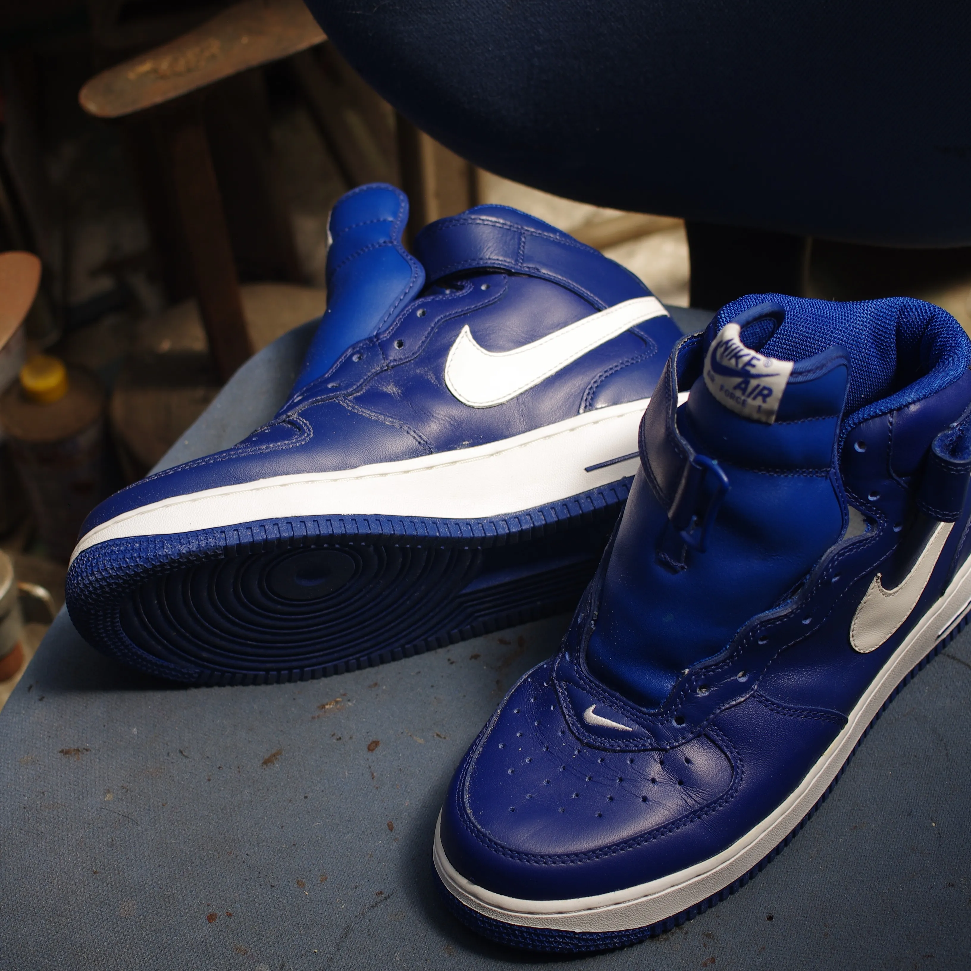 👟✨【NIKE AIR FORCE 1 ハイカット 加水分解...