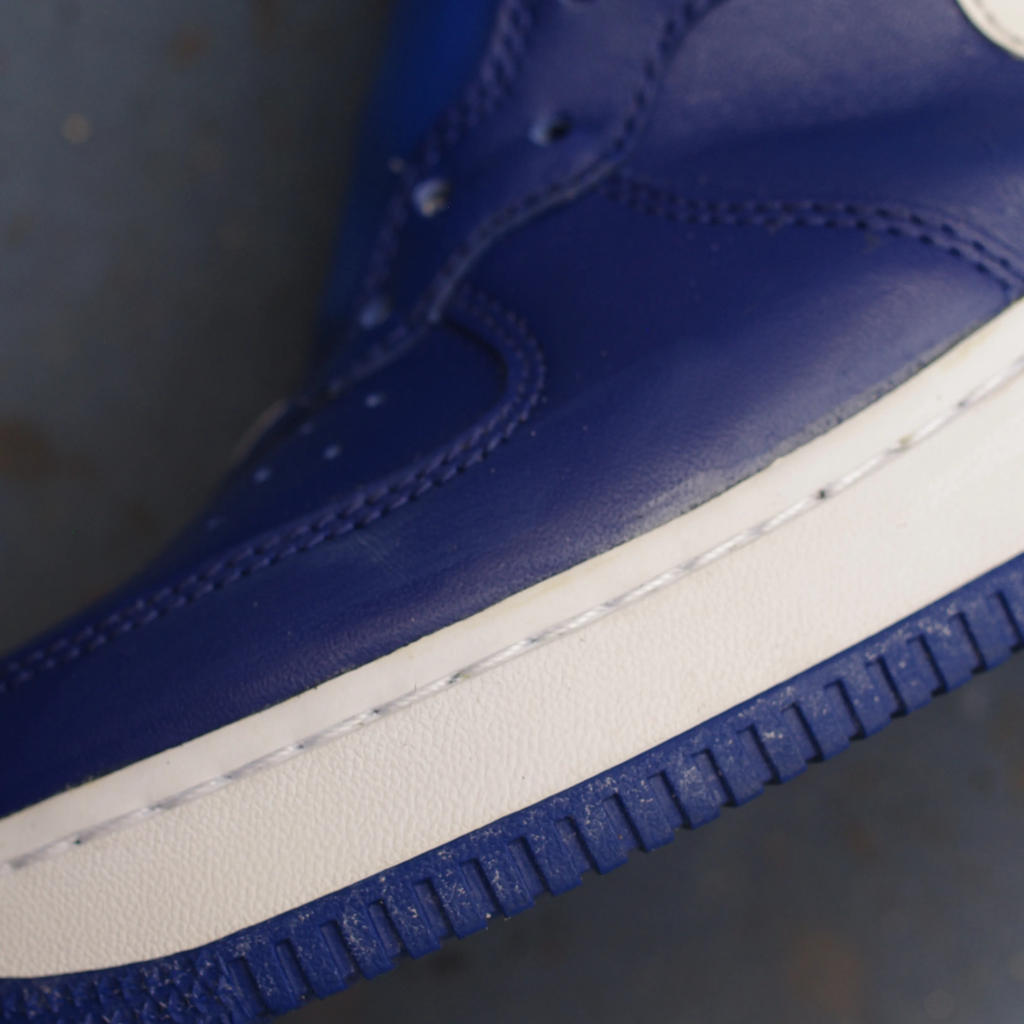 👟✨【NIKE AIR FORCE 1 ハイカット 加水分解...