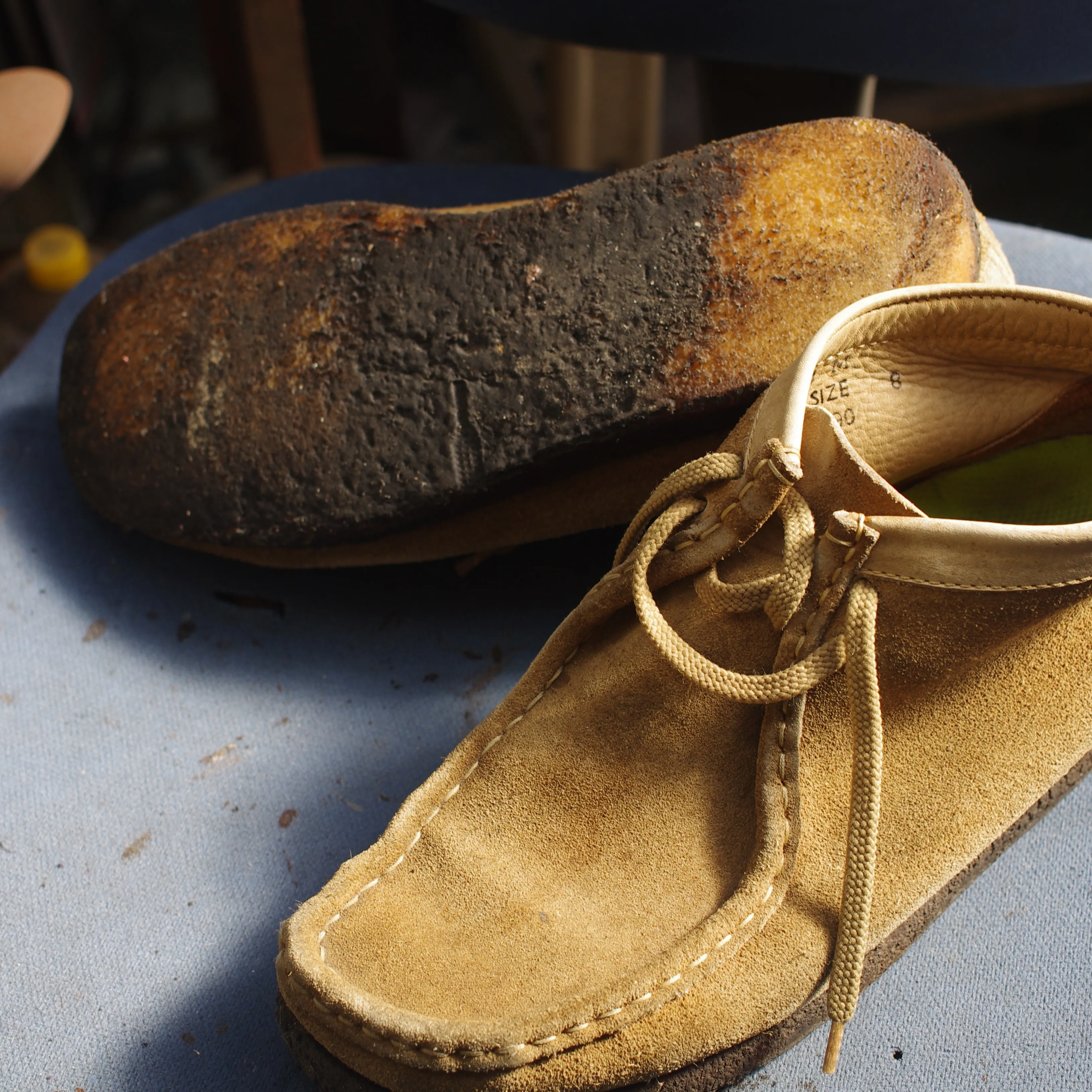 👞【Clarks ワラビーブーツ オールソール交換修理】👞