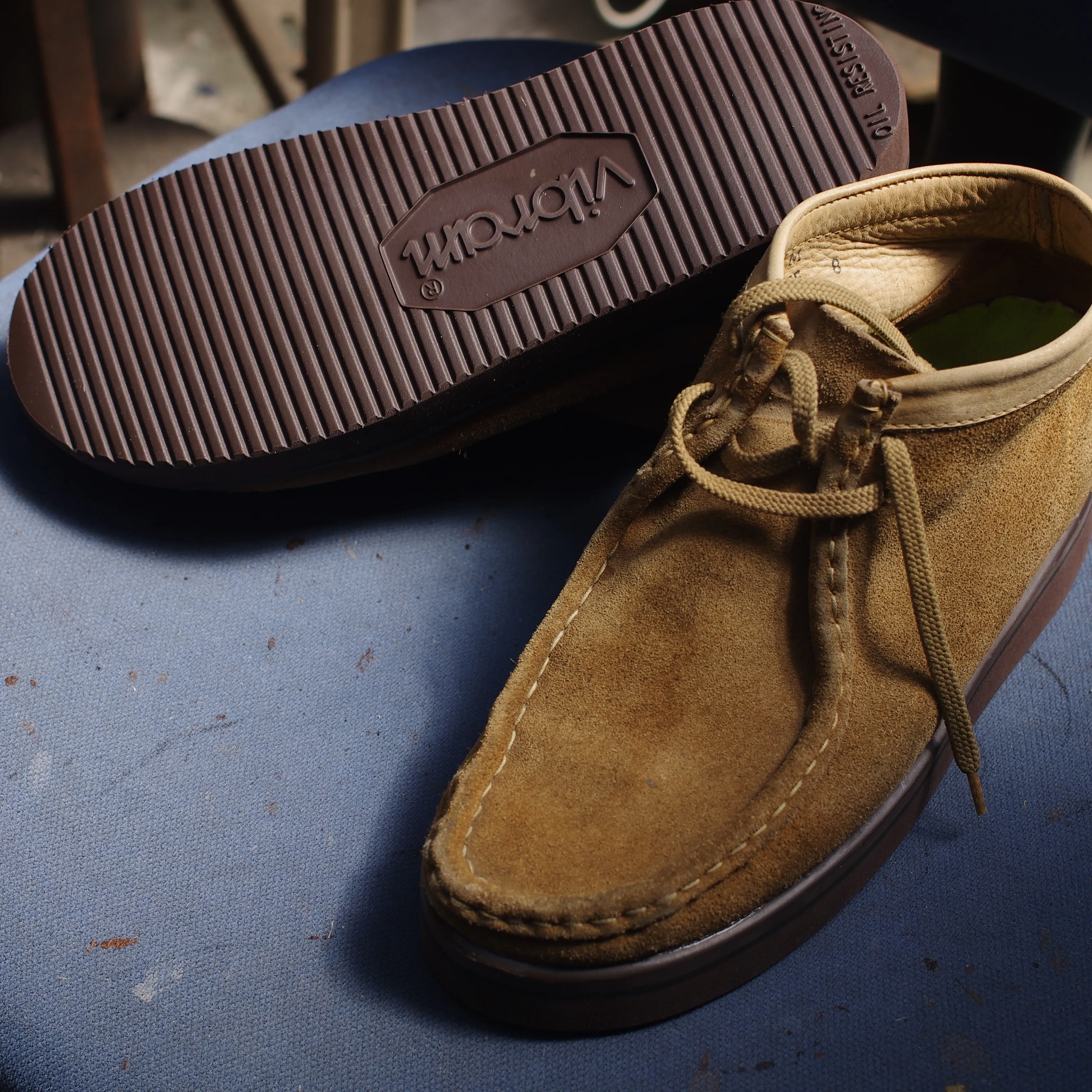 👞【Clarks ワラビーブーツ オールソール交換修理】👞
