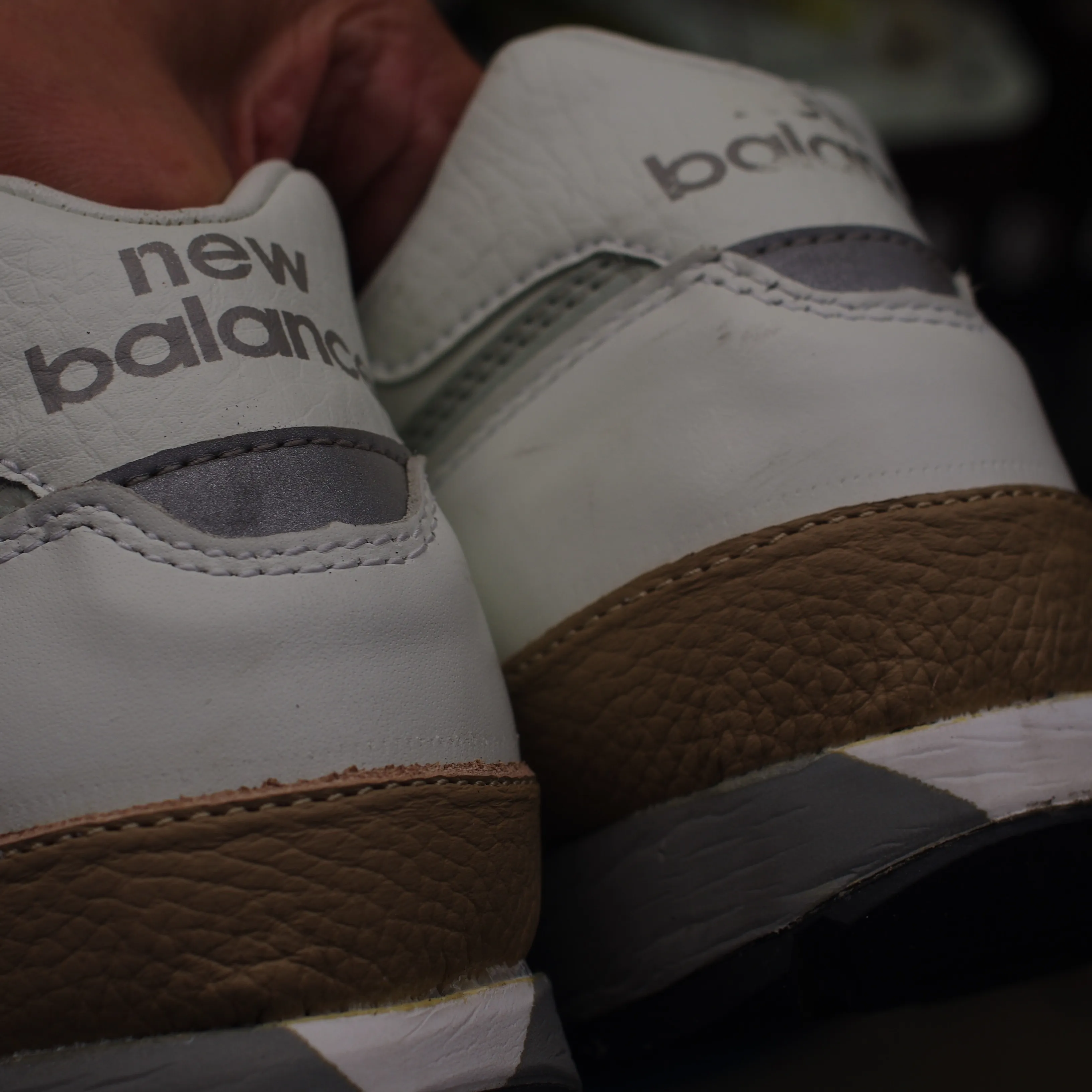 👟✨【New Balance 576 ヒールカップ交換修理】...