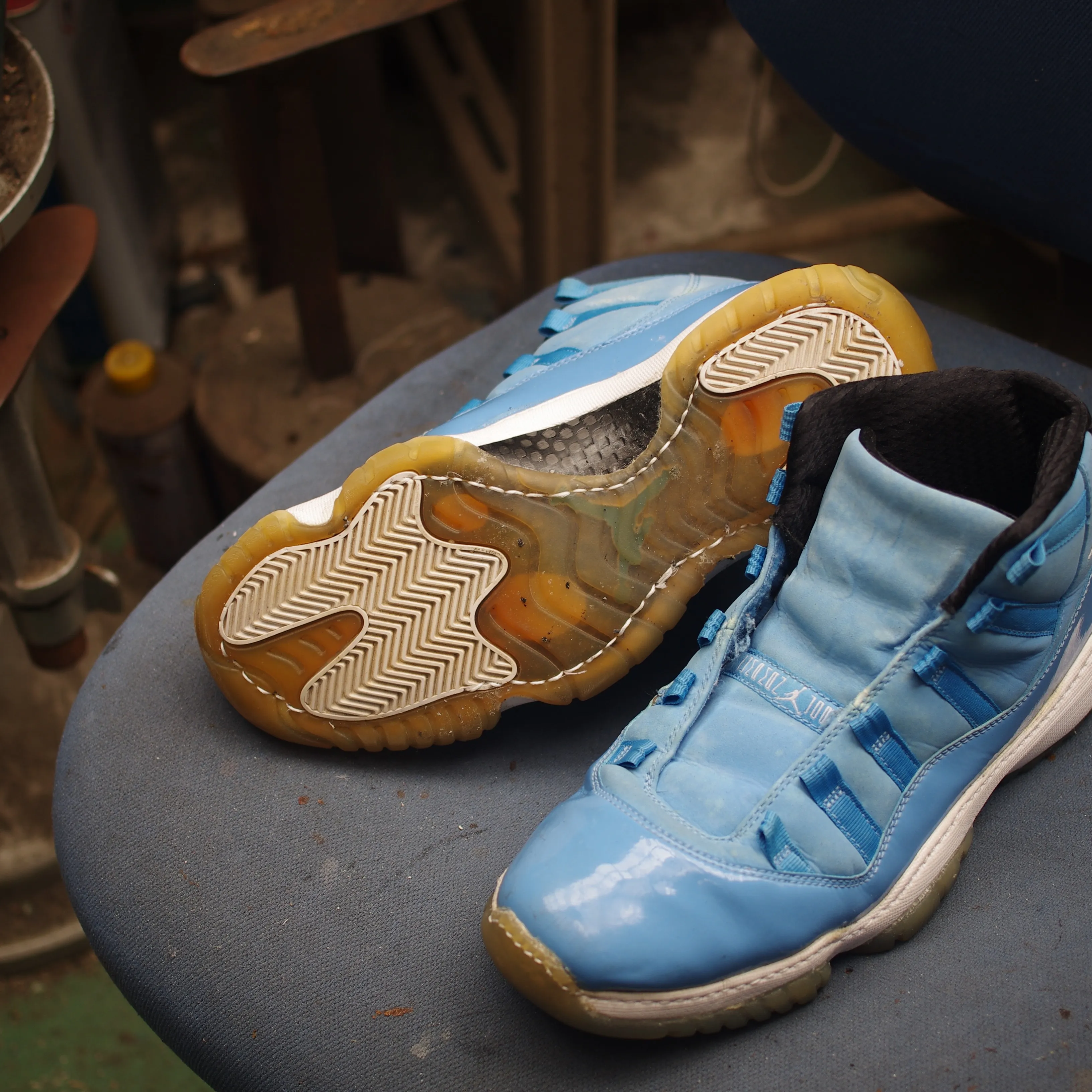 NIKE Air Jordan 11 のソール剥がれ修理👟