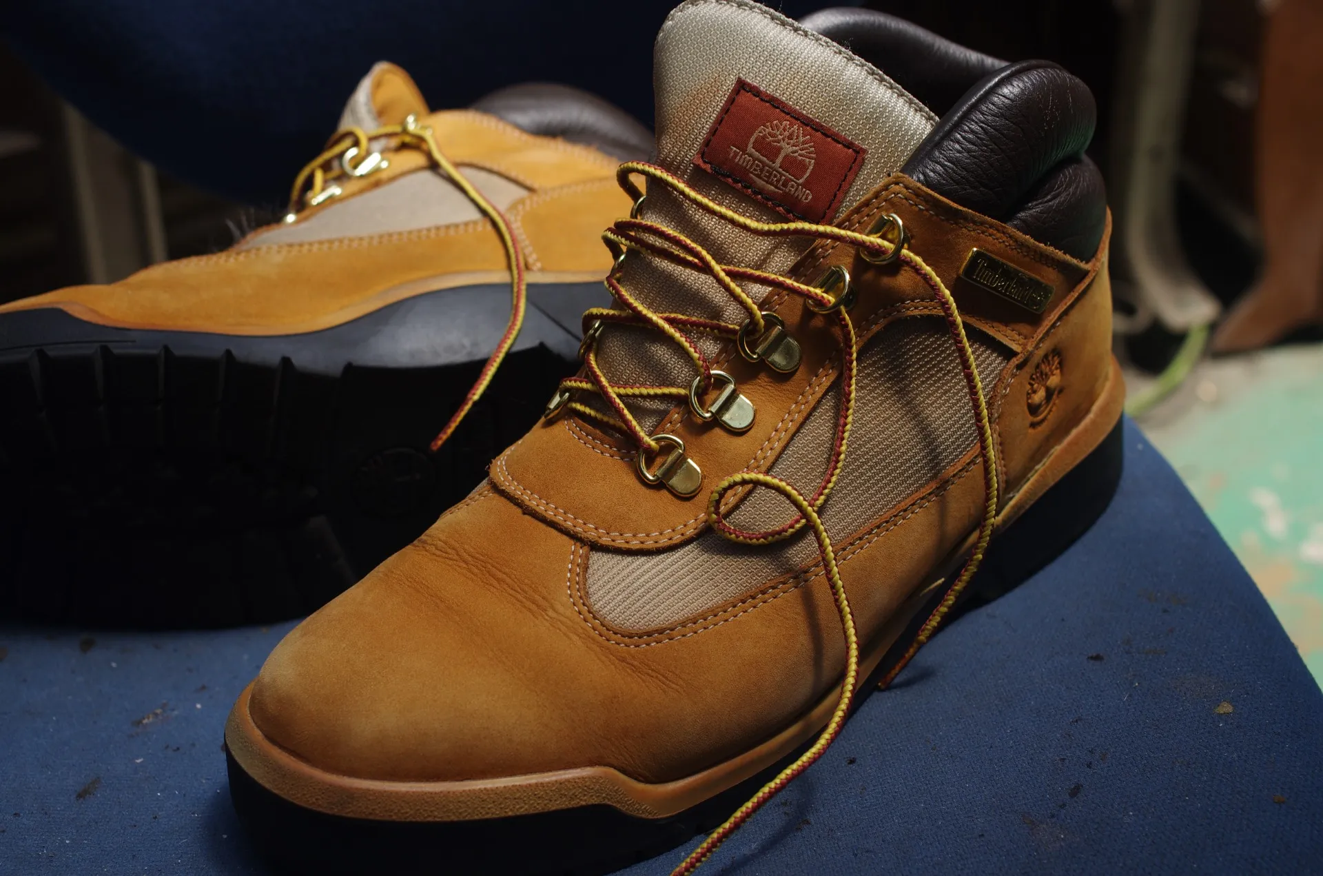 加水分解】ティンバーランドの割れたソールは交換可能！フィールドブーツをVibram1136で蘇らせるプロの修理術