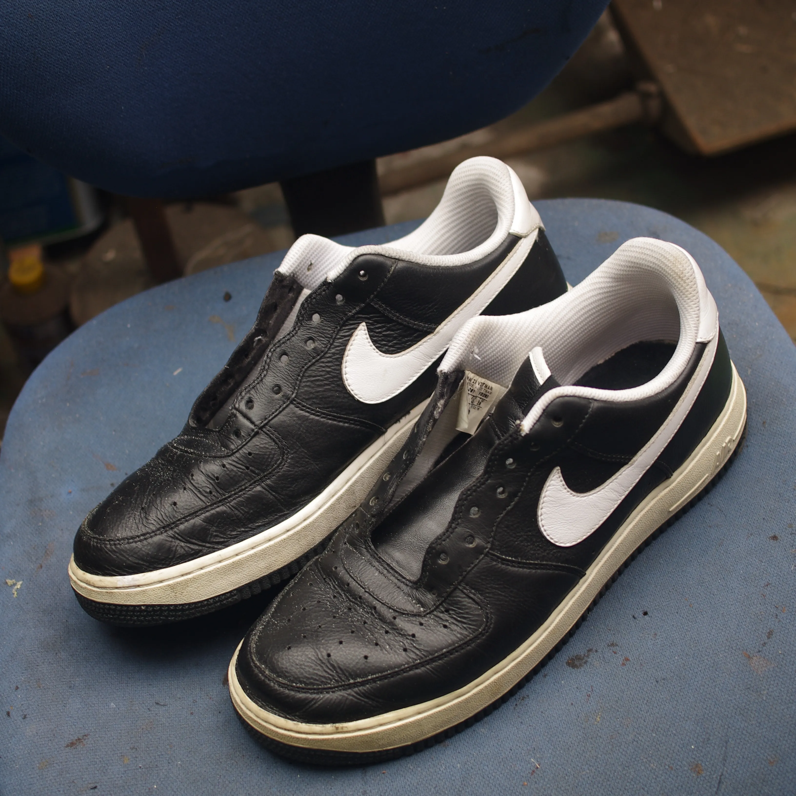 【修理事例|NIKE Air Force 1 ソール内部クッ...