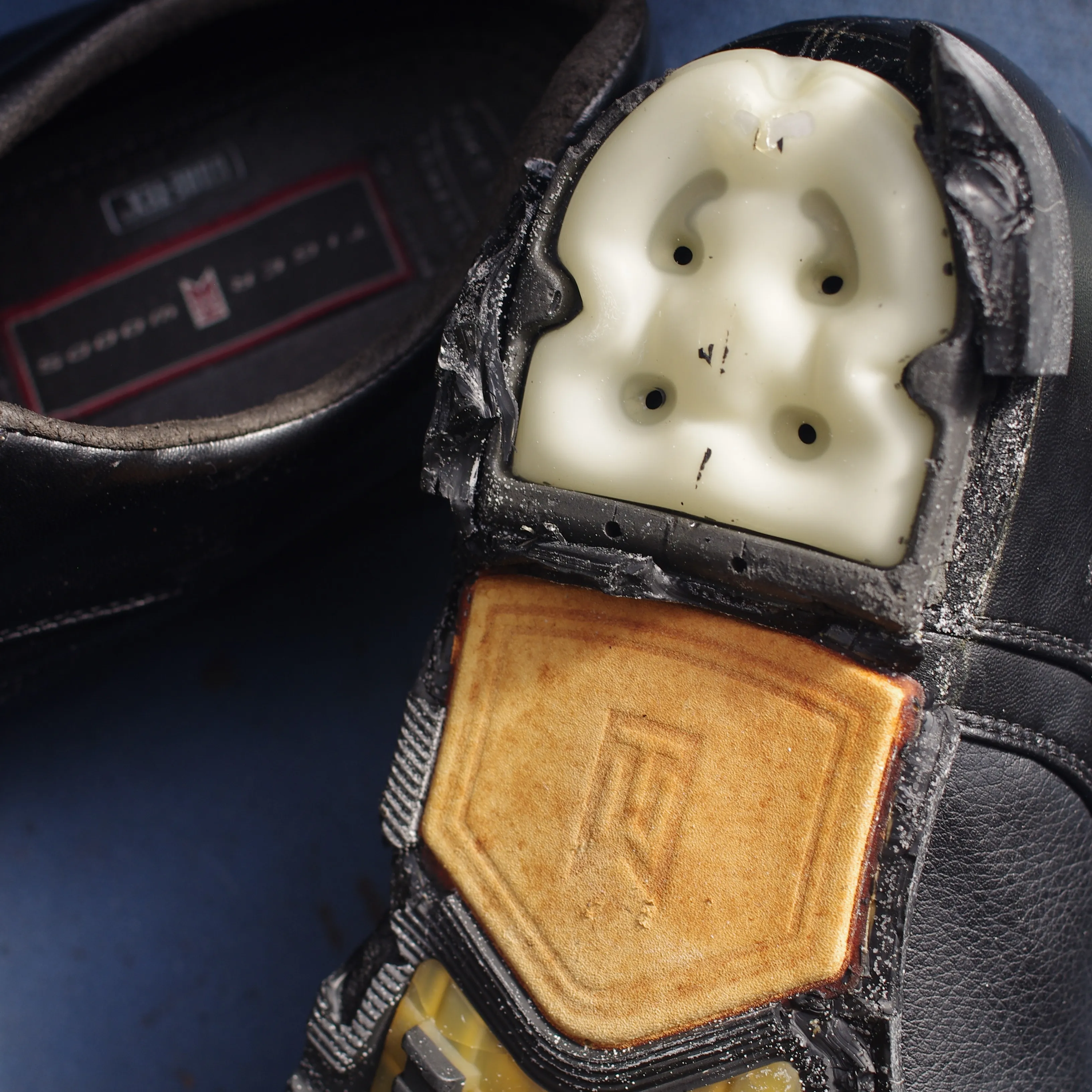 【NIKE タイガー・ウッズ ゴルフシューズ 加水分解修理・...