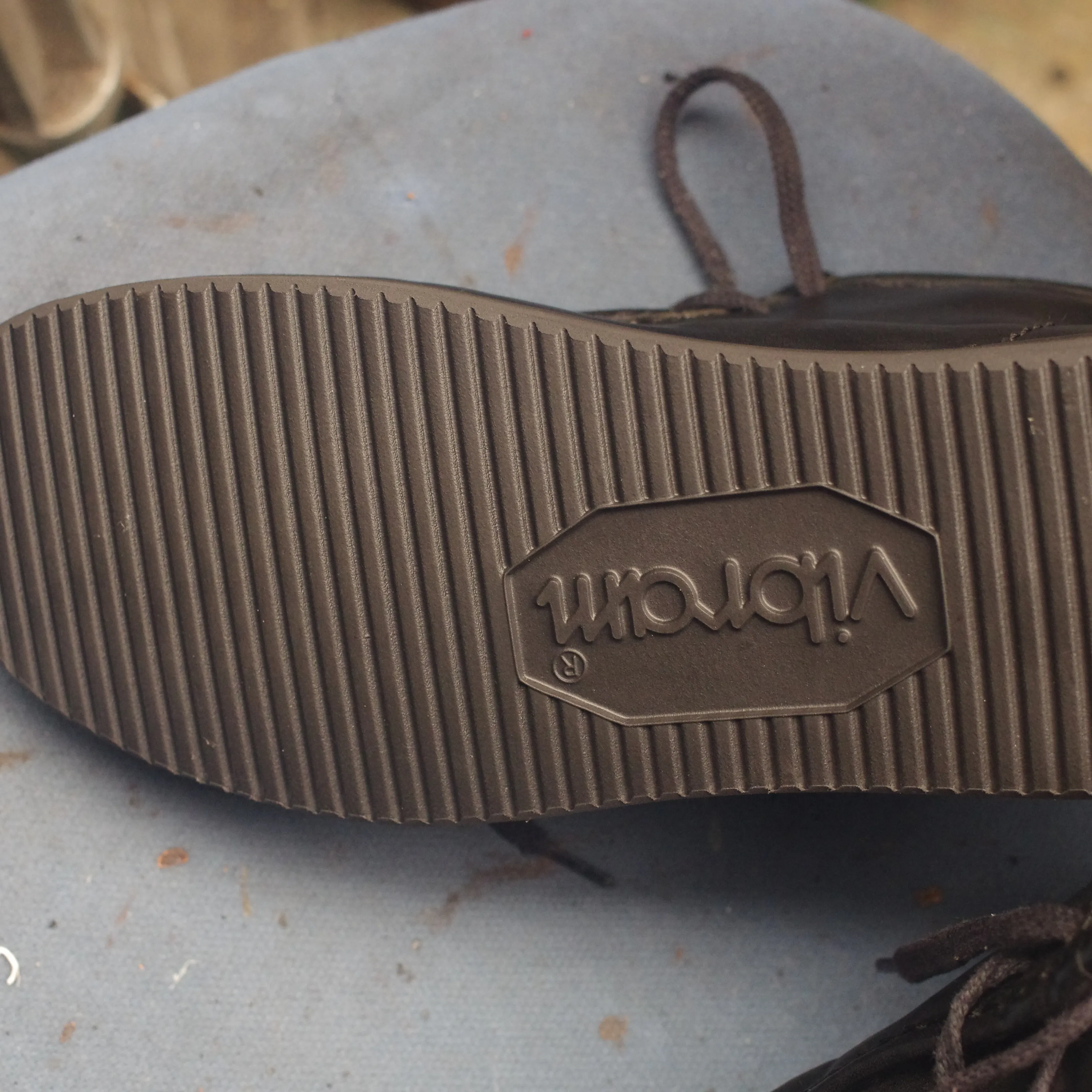 【Clarks(クラークス)ワラビーブーツ ソール交換修理|...