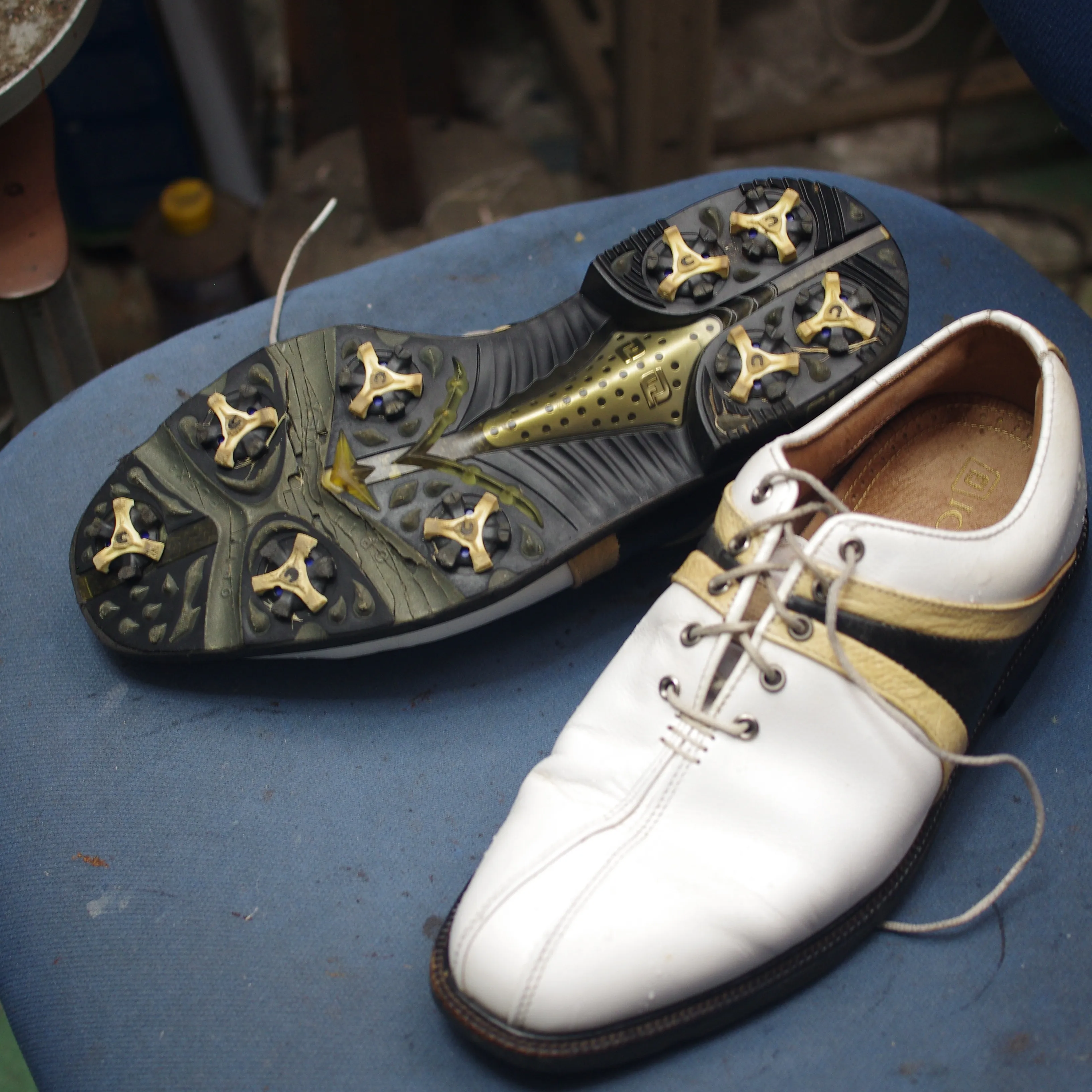 【FootJoy ICON ゴルフシューズ 加水分解によるオ...