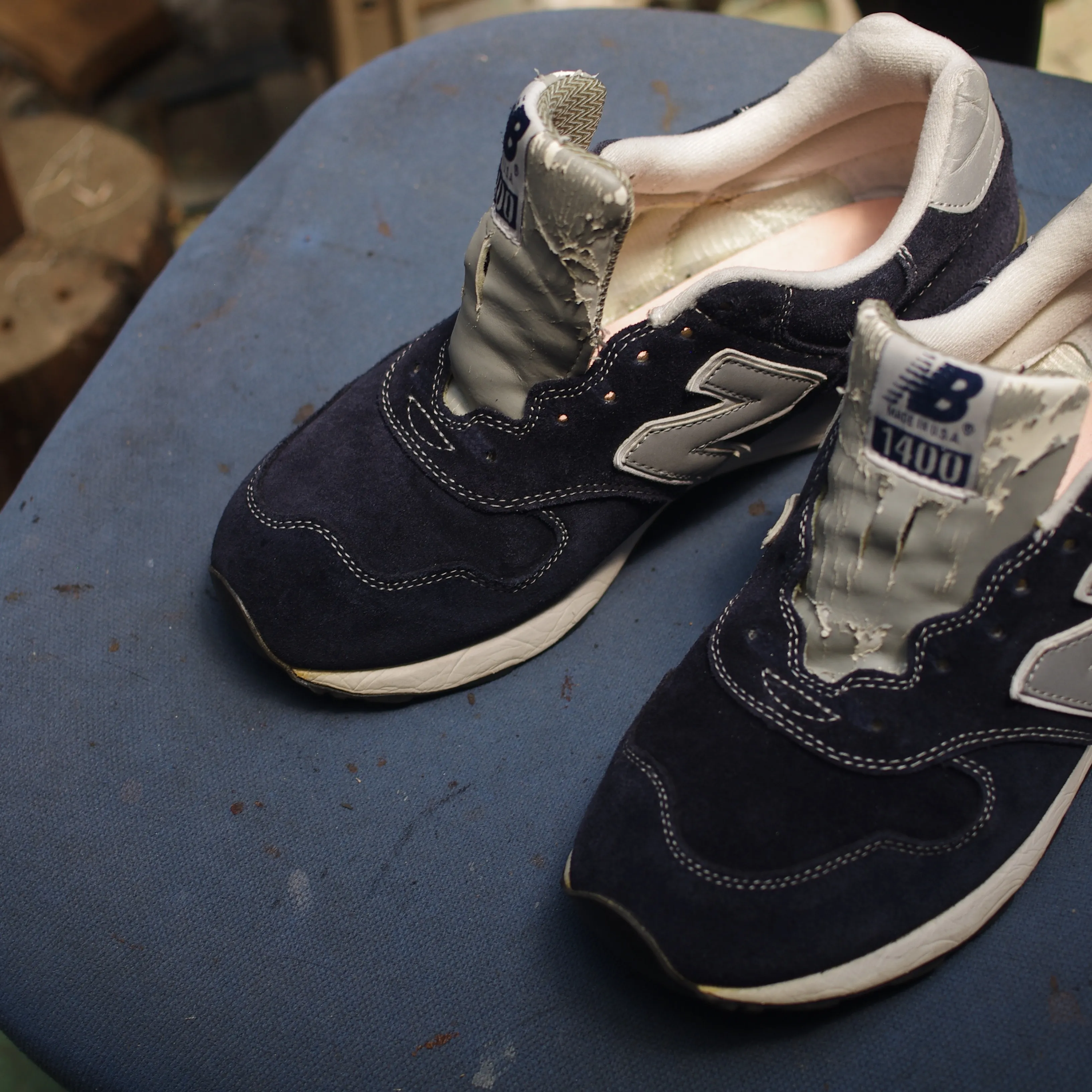 【New Balance 1400 ベロ（タン）合皮剥がれ修...
