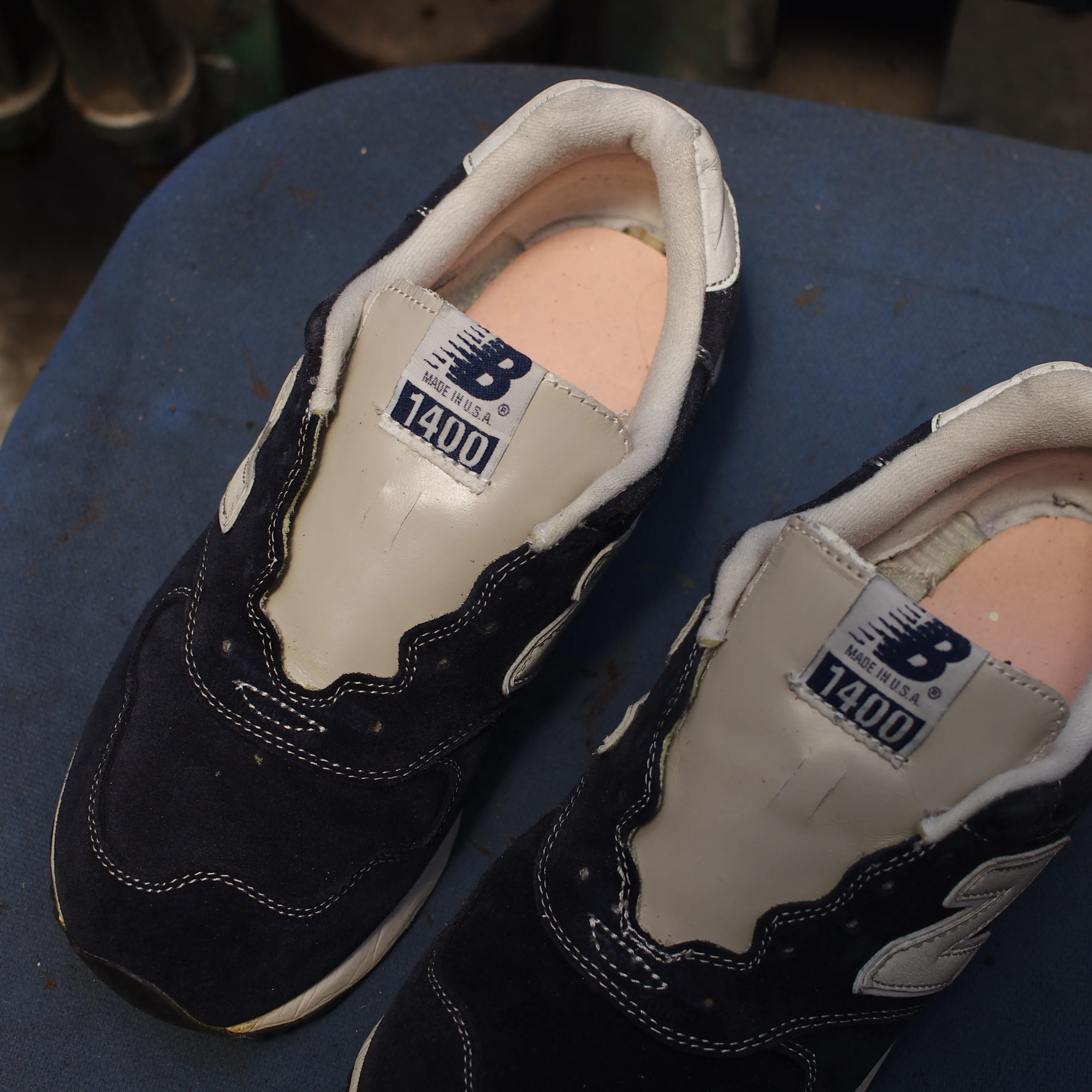 【New Balance 1400 ベロ(タン)合皮剥がれ修...