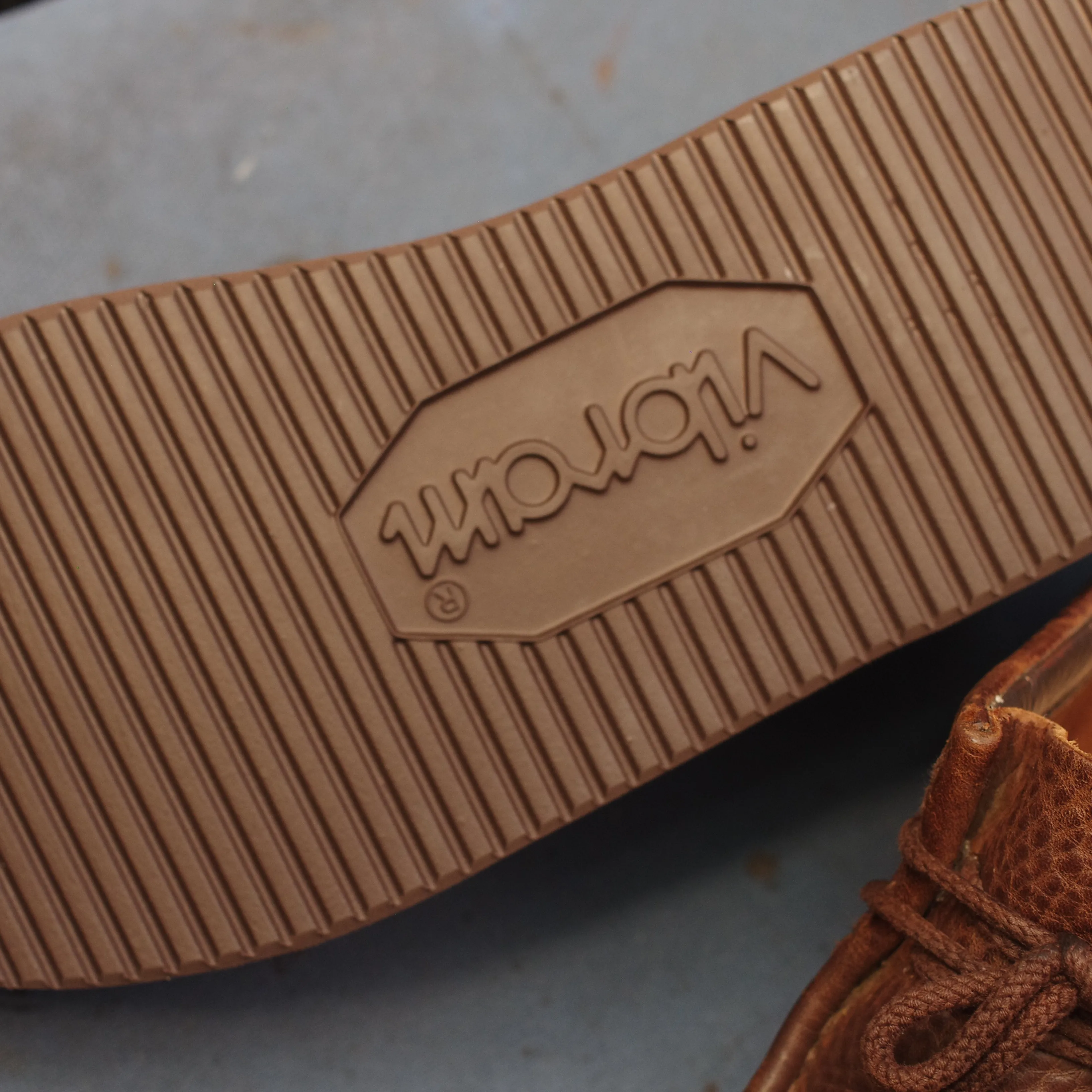 クラークス ワラビー｜本革中底＋Vibram 2021でソー...
