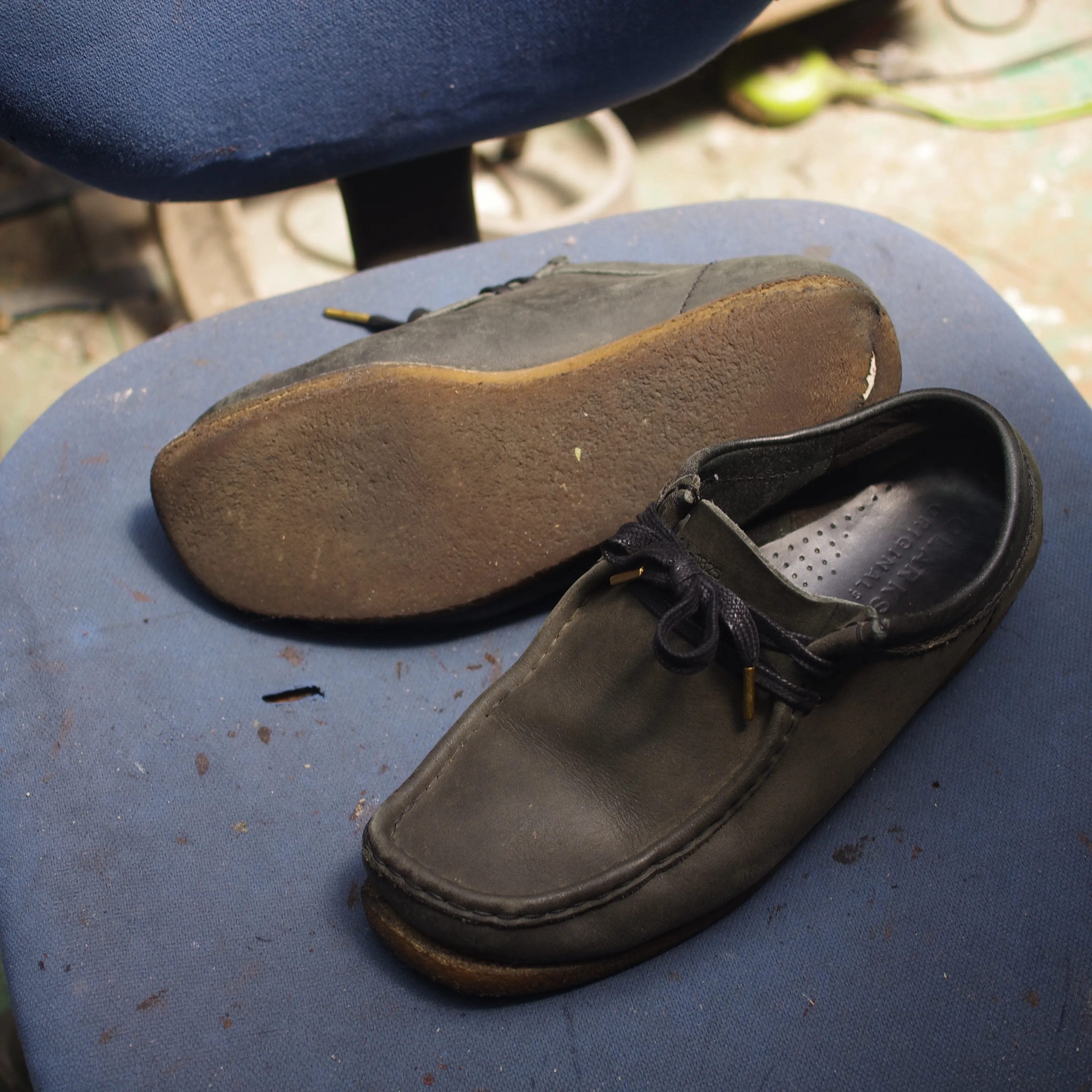 クラークス ワラビーブーツ|クレープソールをVibram20...