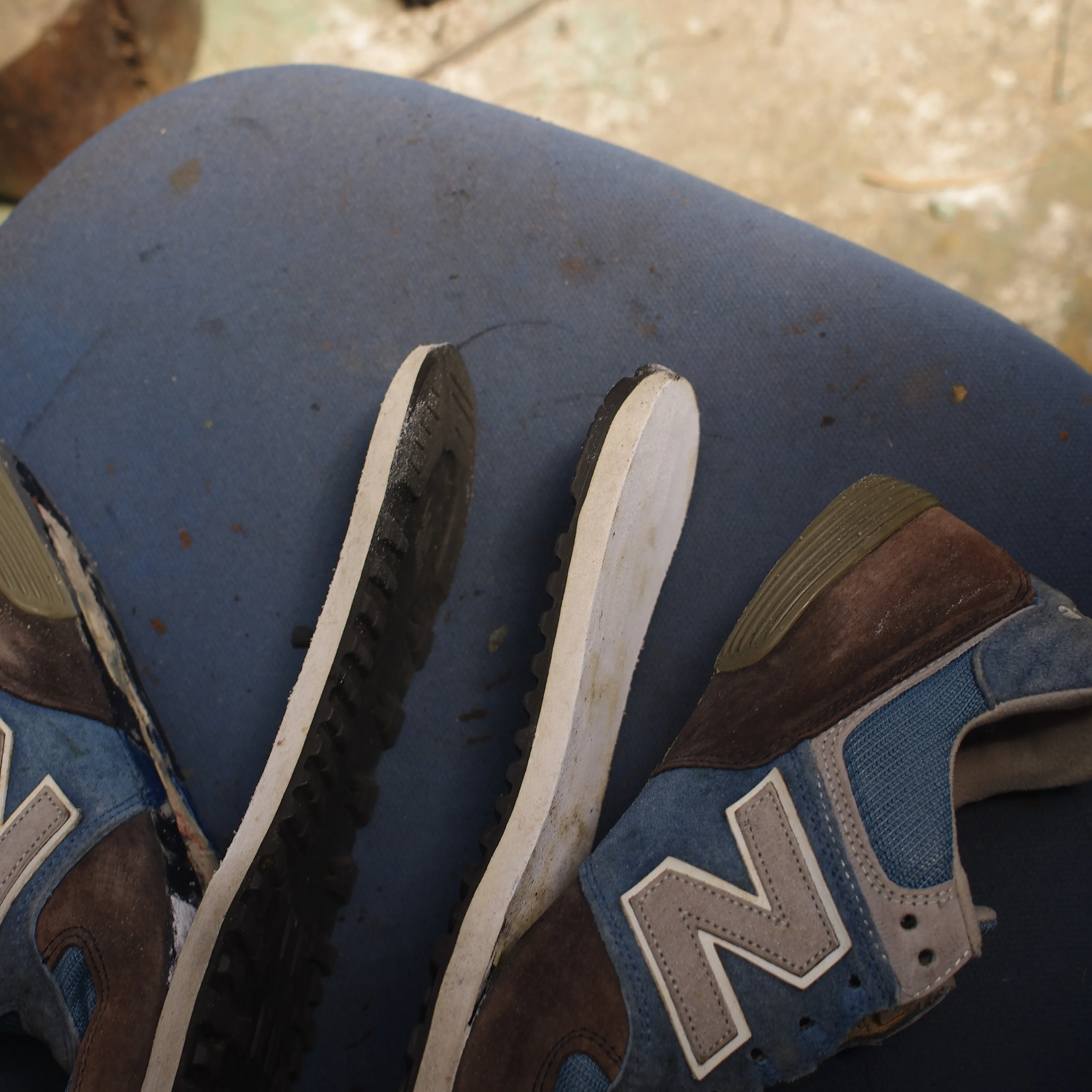 【New Balance US574｜ウェッジヒールの加水分...