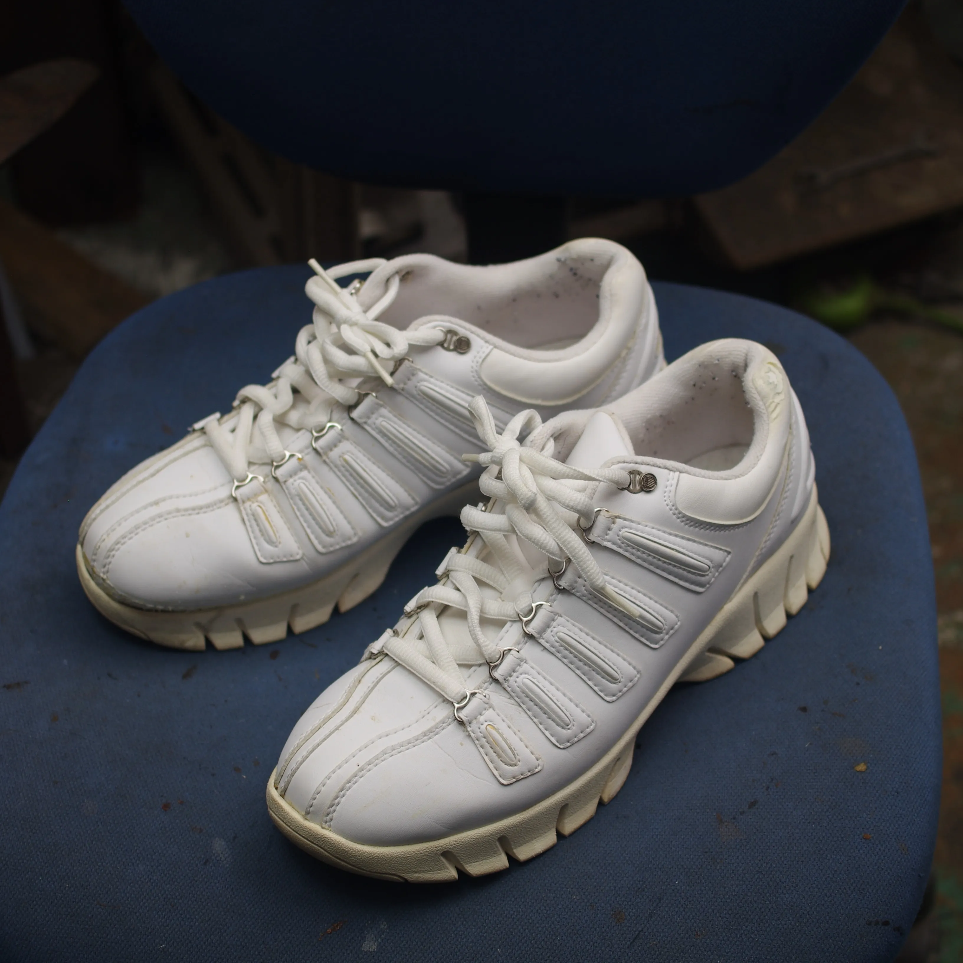 【K-SWISS スニーカーのソール剥がれ・加水分解修理｜福...