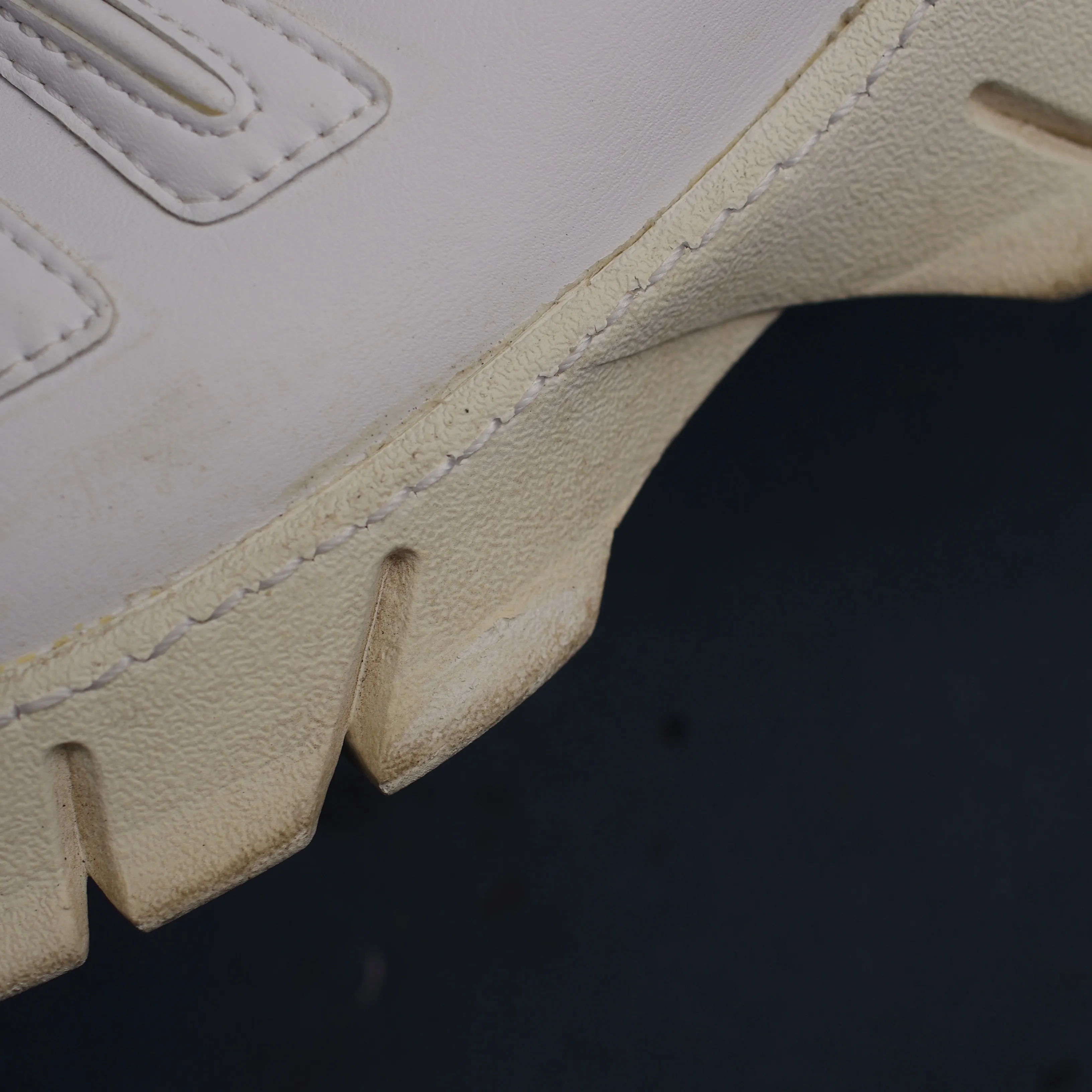 【K-SWISS スニーカーのソール剥がれ・加水分解修理｜福...