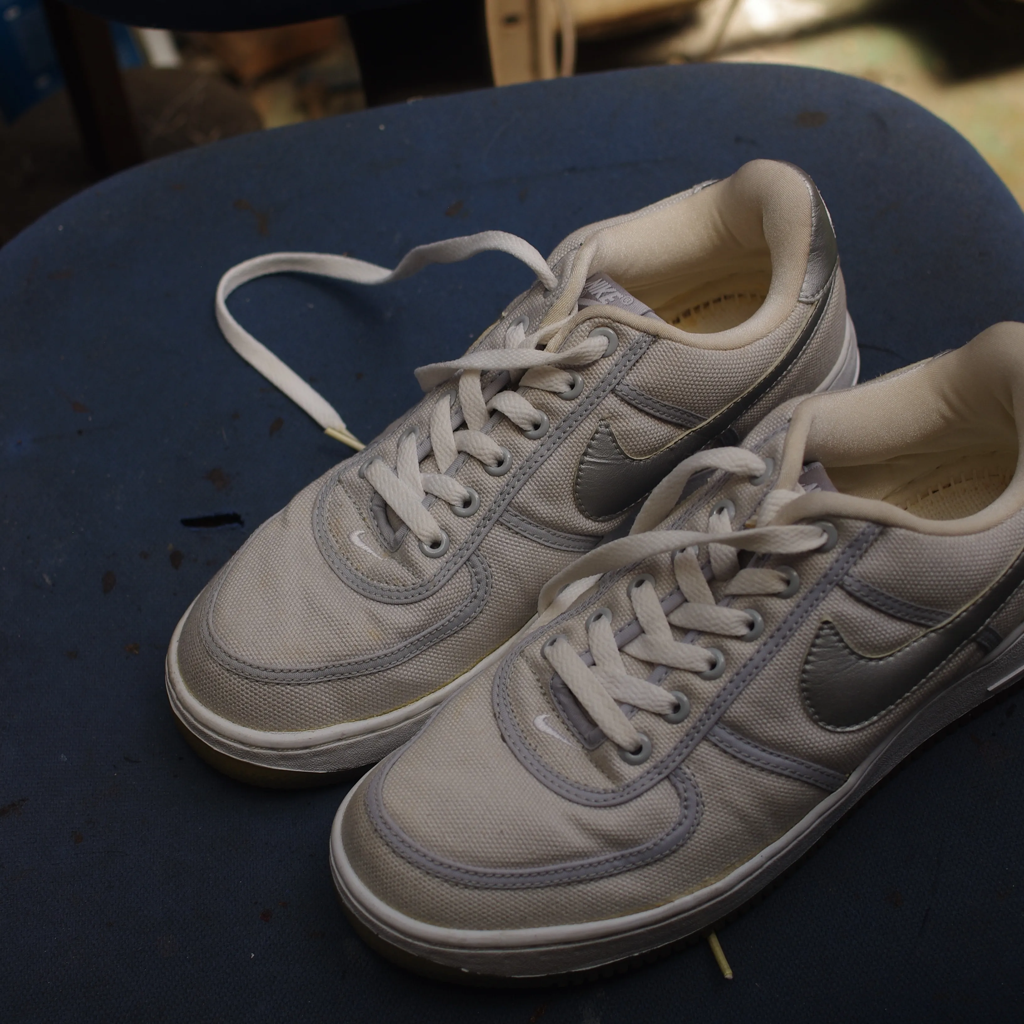 【NIKE エアフォース1|ソール内部クッションの加水分解修...