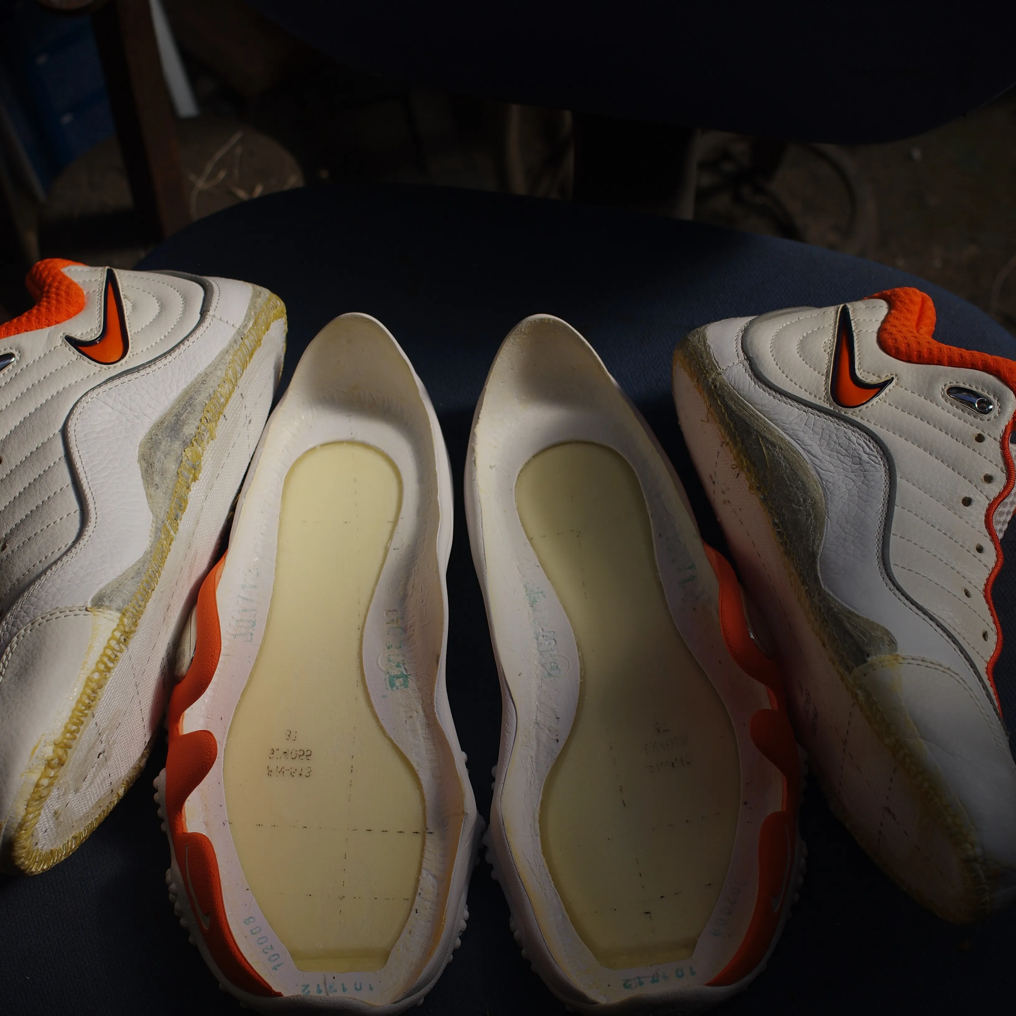 【NIKE エアズームアップテンポ｜ソール剥がれ修理】