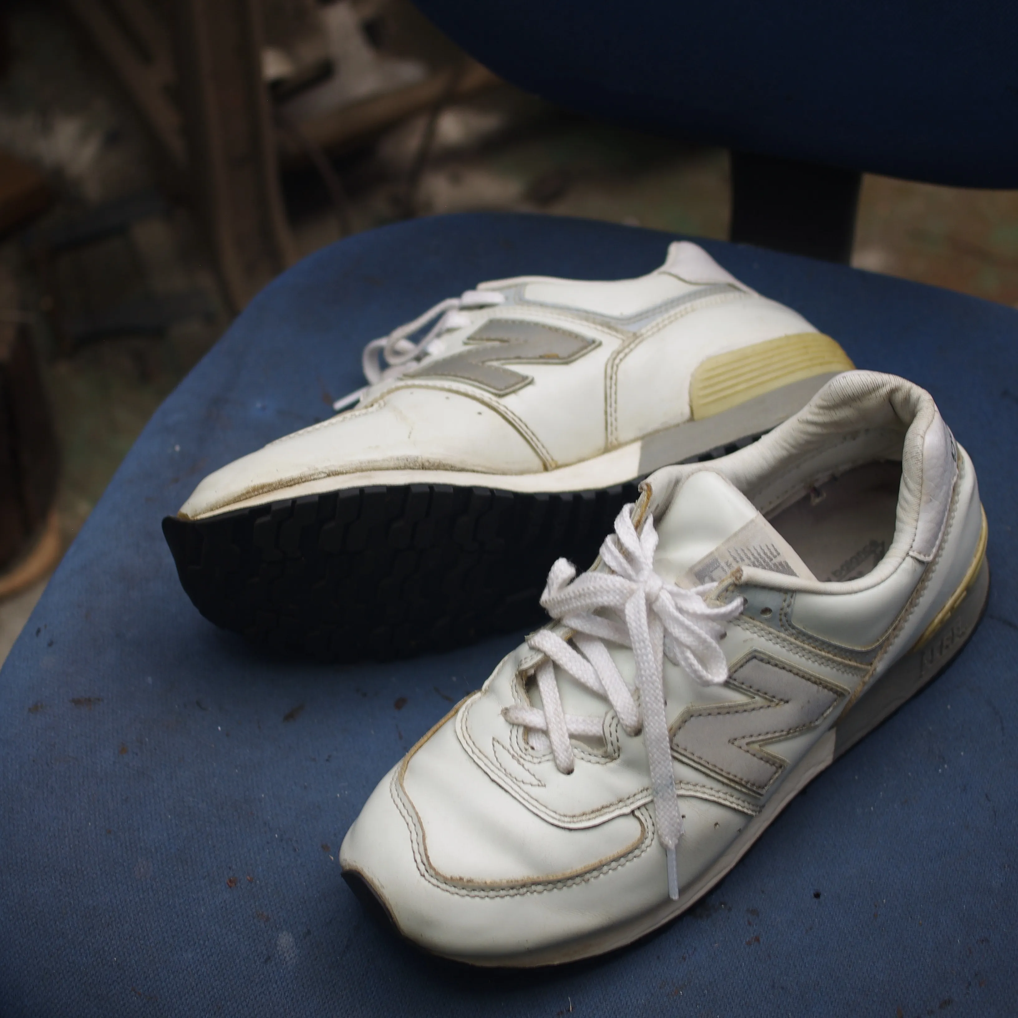 【東京都 H様|New Balance ヒールカップの加水分...