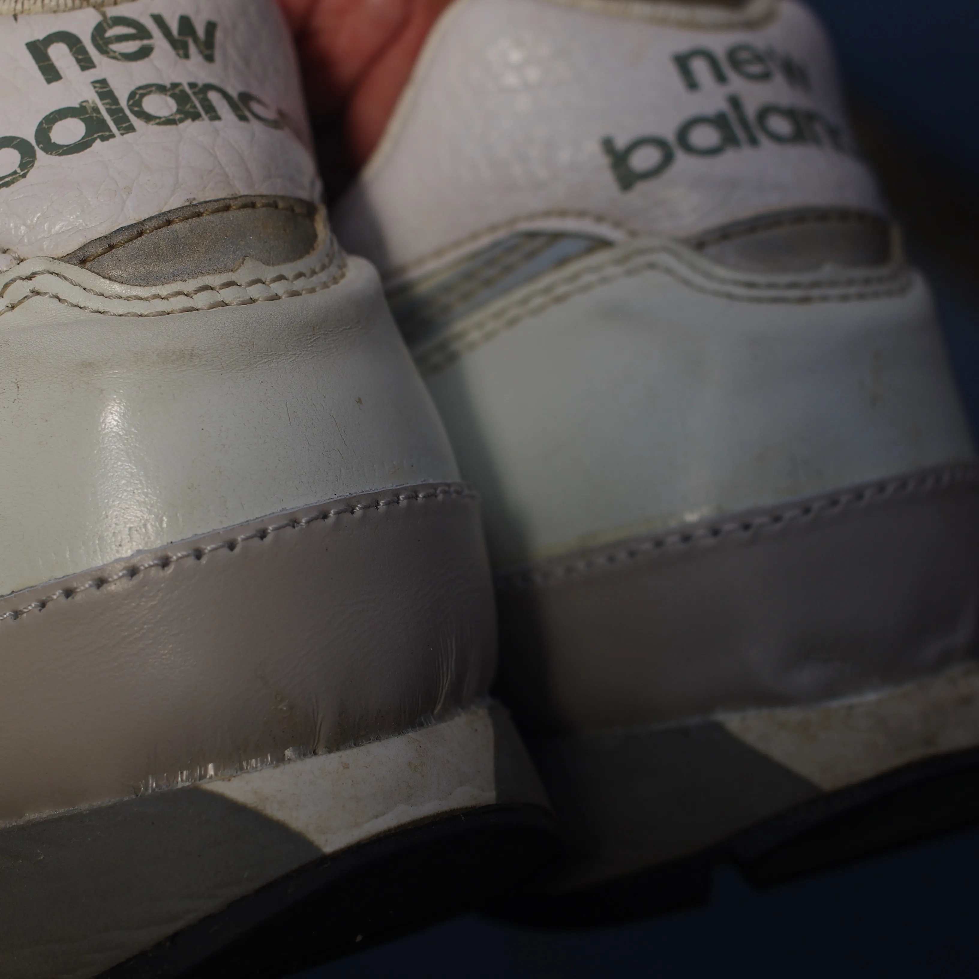 【東京都 H様|New Balance ヒールカップの加水分...