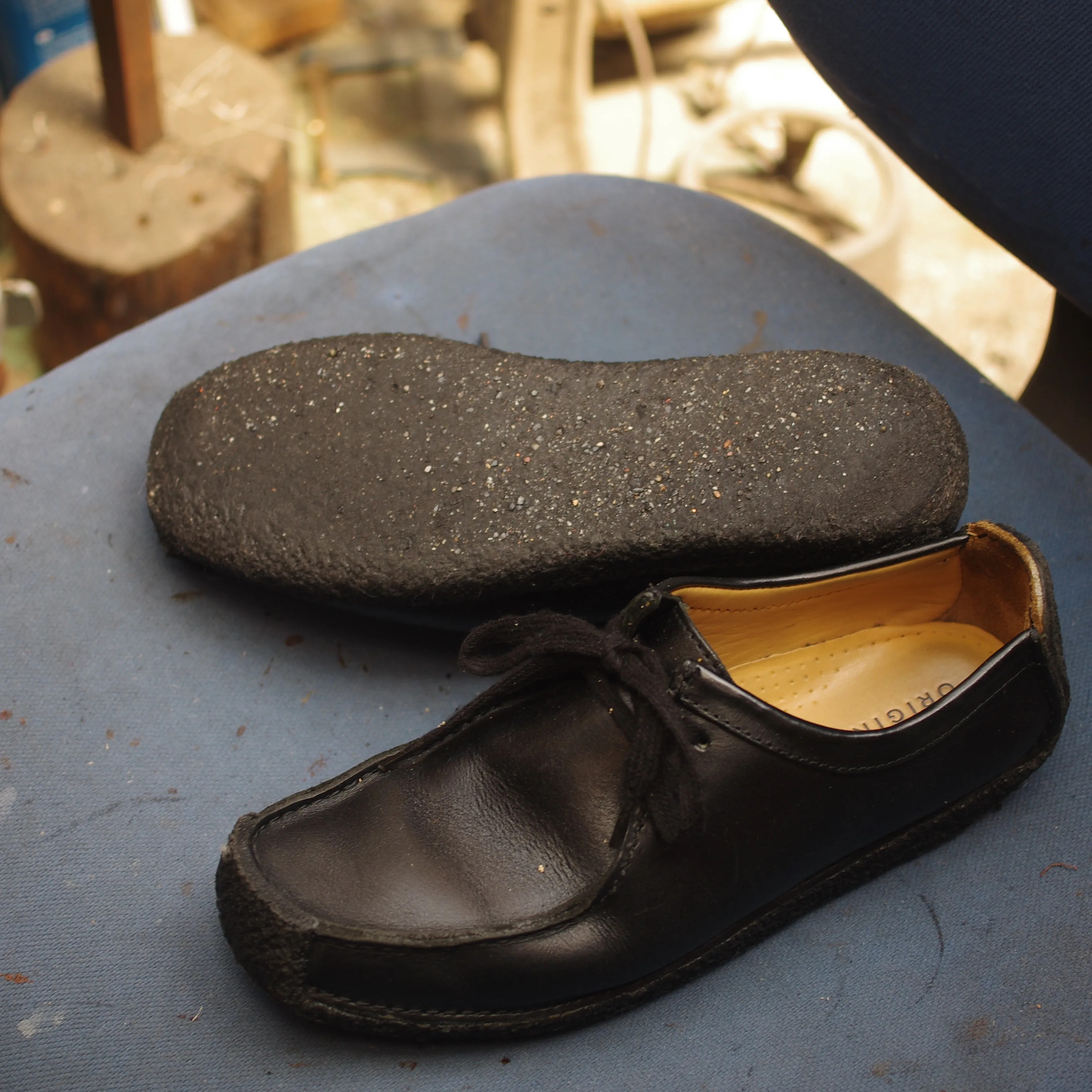 【Clarks ナタリー|ベタついた生ゴムソールを交換】