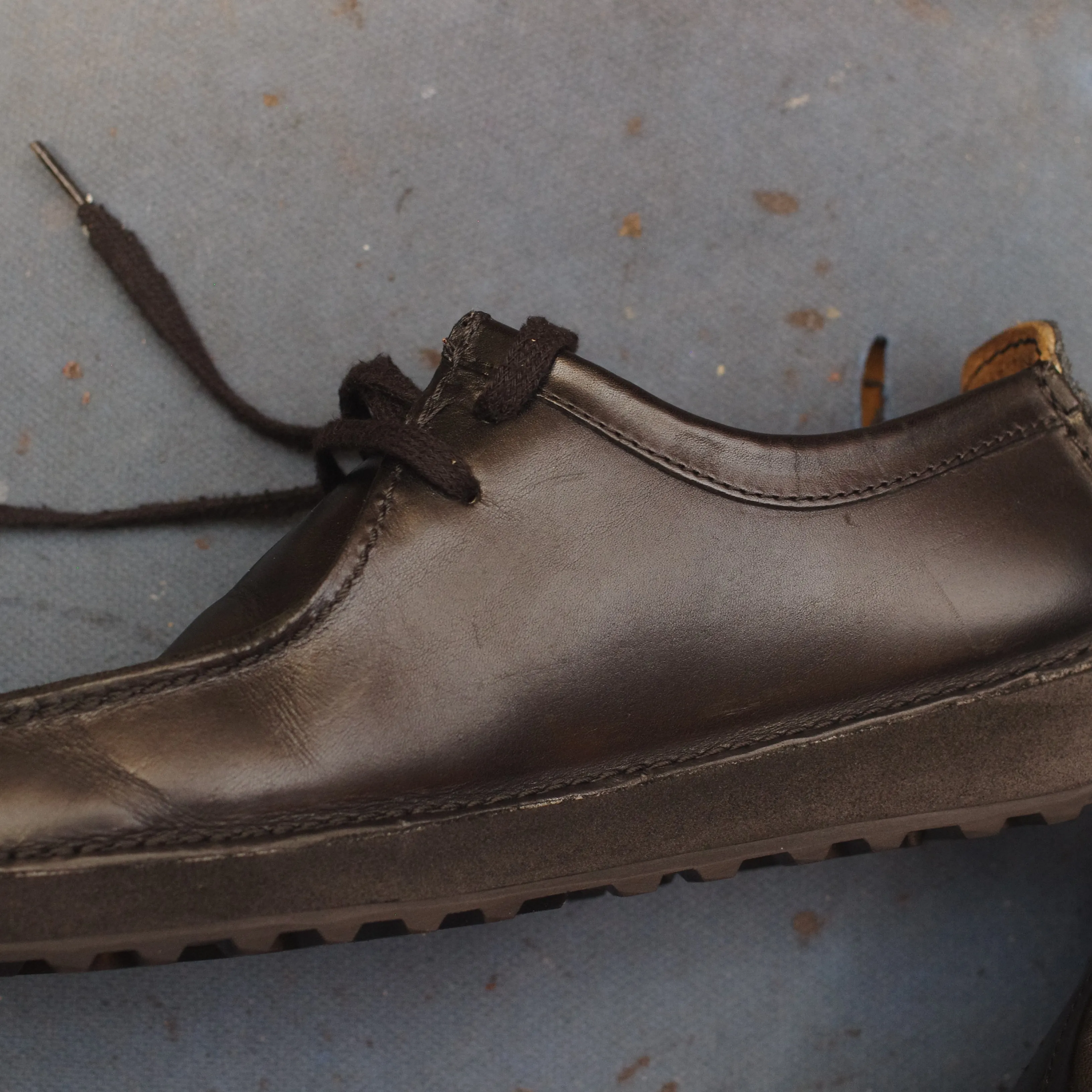 【Clarks ナタリー|ベタついた生ゴムソールを交換】