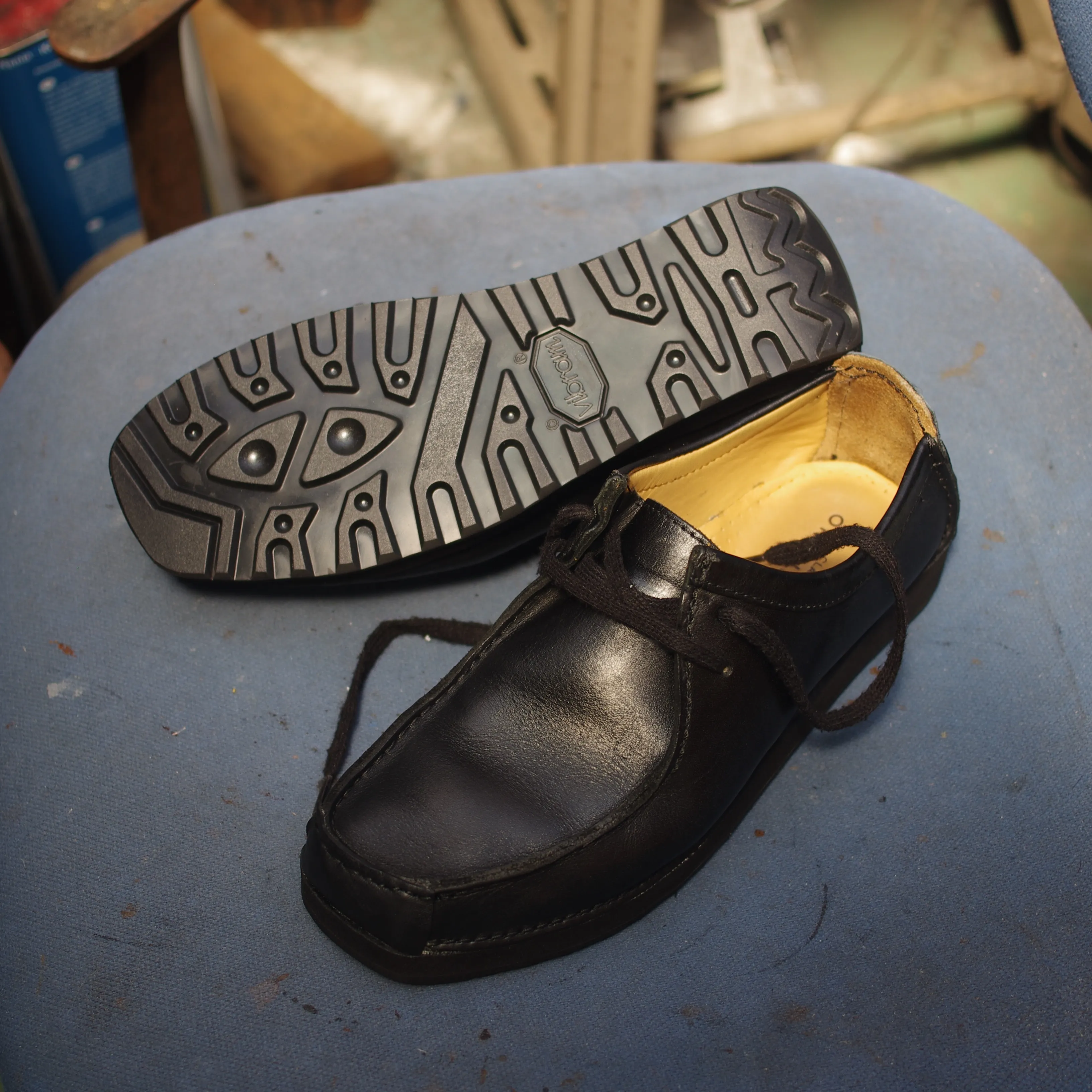 【Clarks ナタリー|ベタついた生ゴムソールを交換】