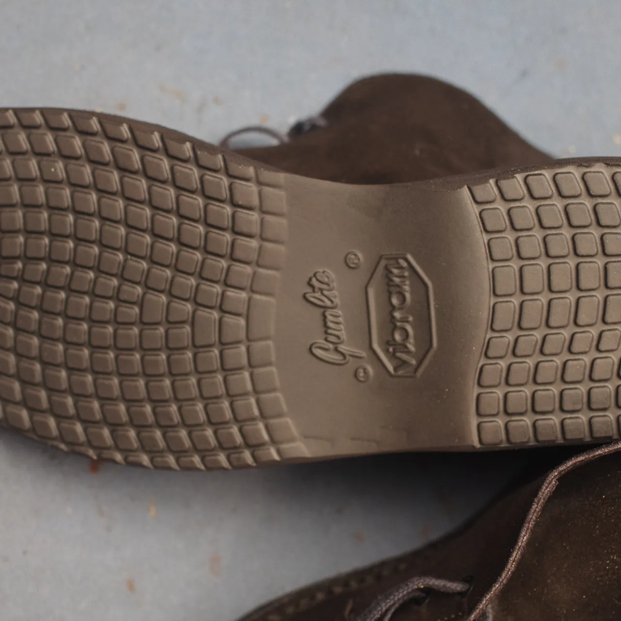 【Clarks デザートブーツのソール交換｜Vibram26...