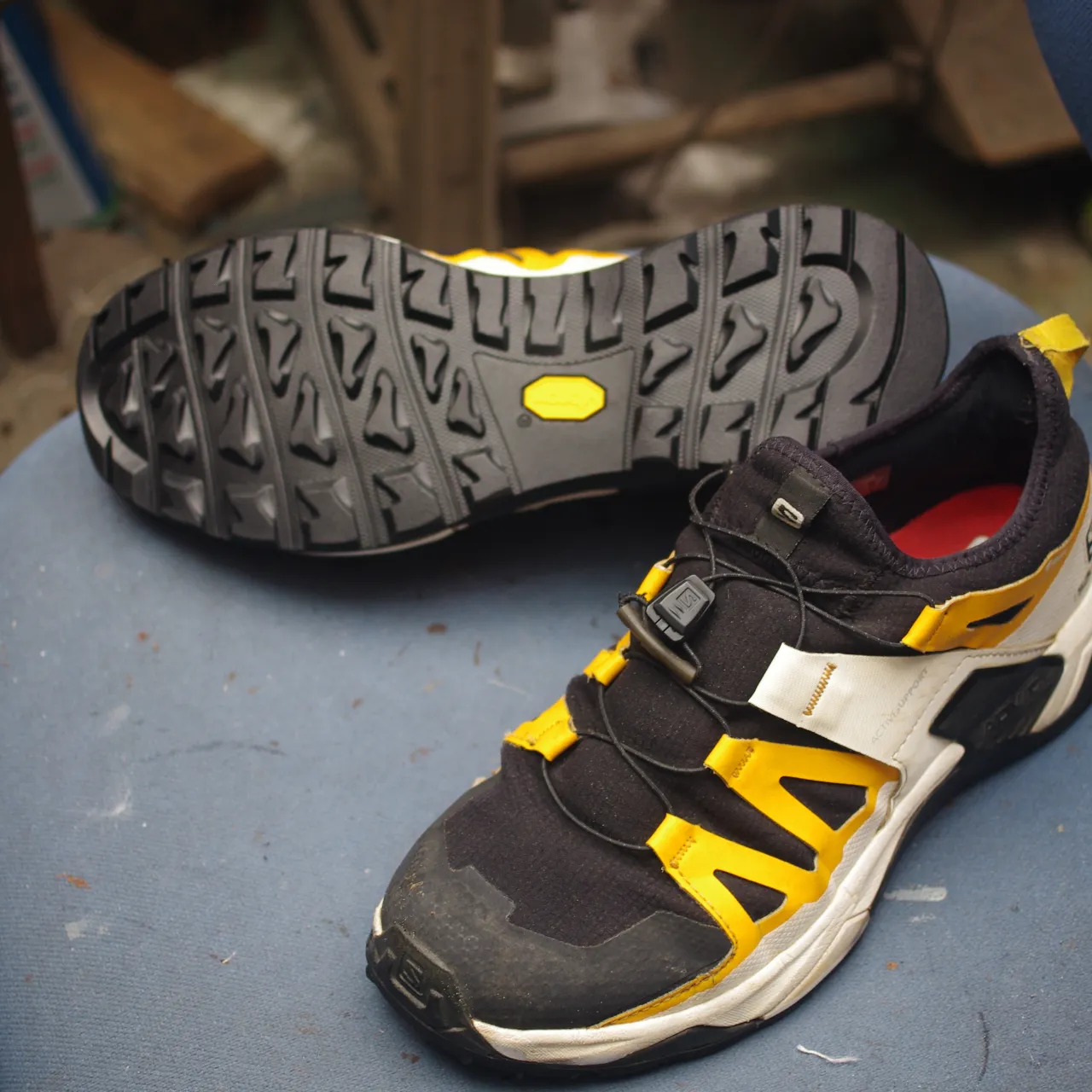 👟【Salomon（サロモン）スニーカーのソール交換修理｜V...