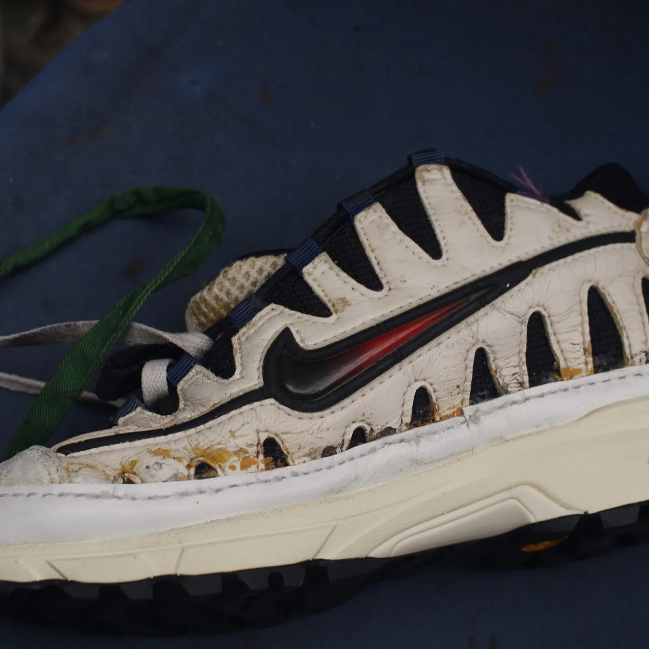 【NIKE NOMO MAX｜加水分解したソールの交換修理】