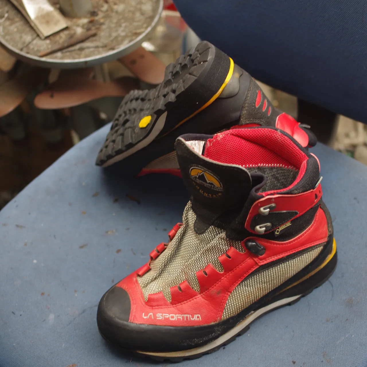 【スポルティバ登山靴の加水分解修理｜ウェッジヒール交換】