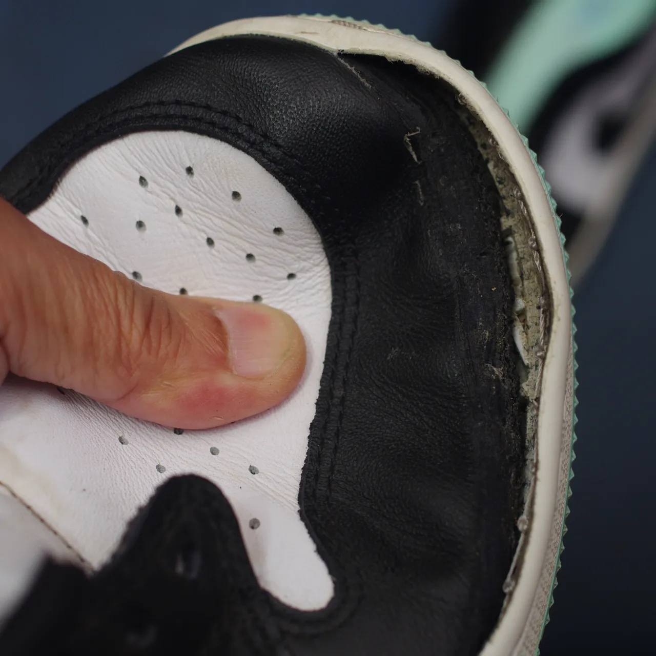 【NIKEゴルフシューズのソール剥がれ修理｜接着＋オパンケ縫...